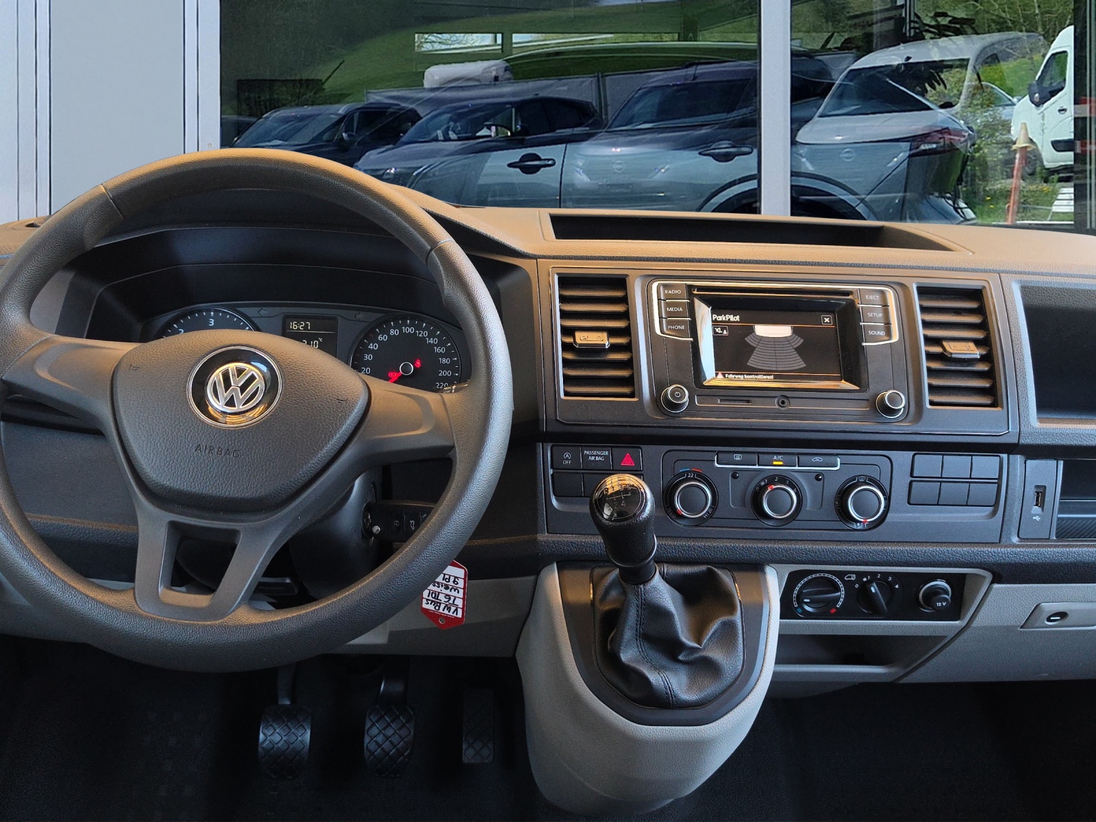 VW T6 2.0 TDI / 9 Plätzer-image-9