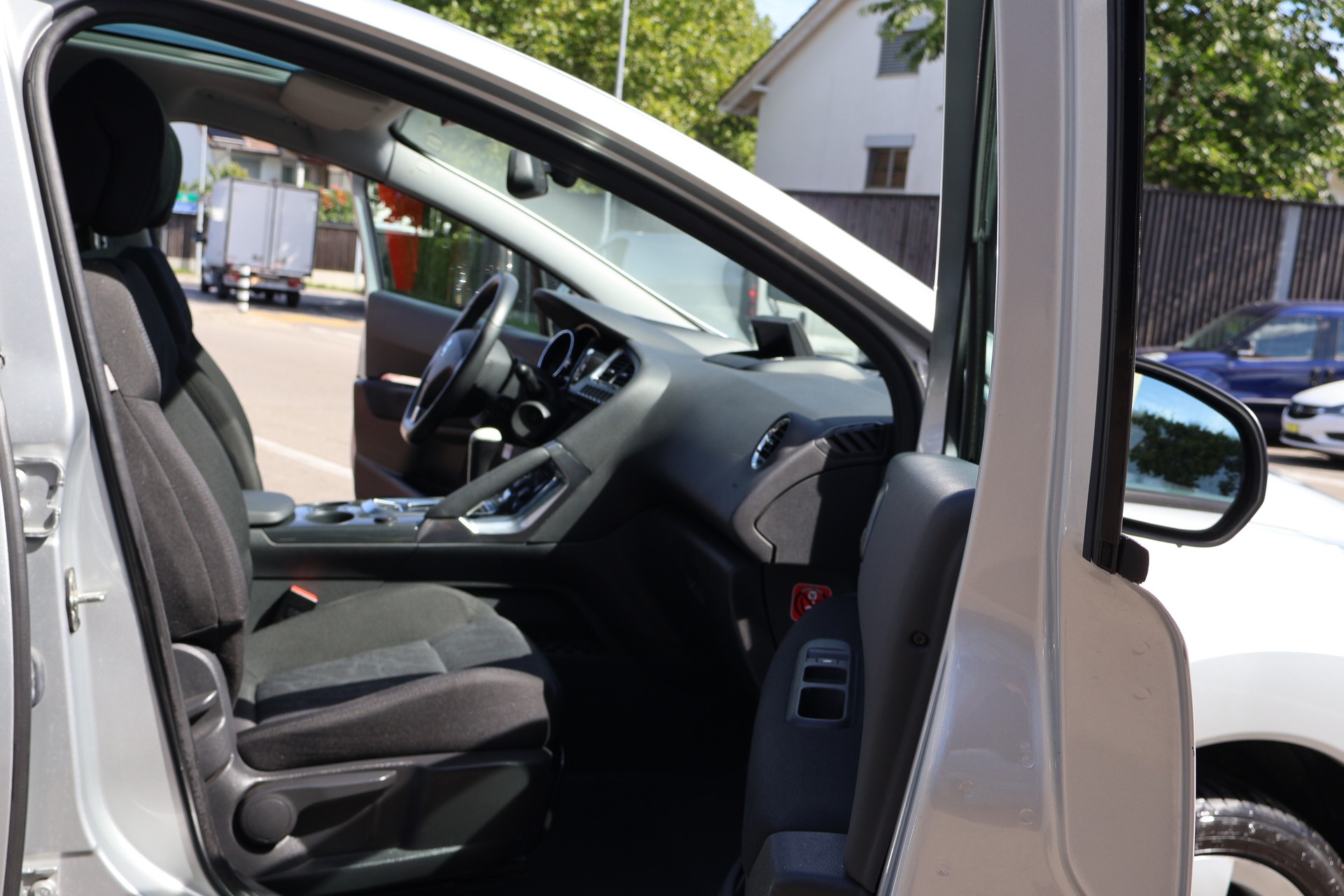 PEUGEOT 3008 1.6 16V T Platinum Tiptronic-image-11