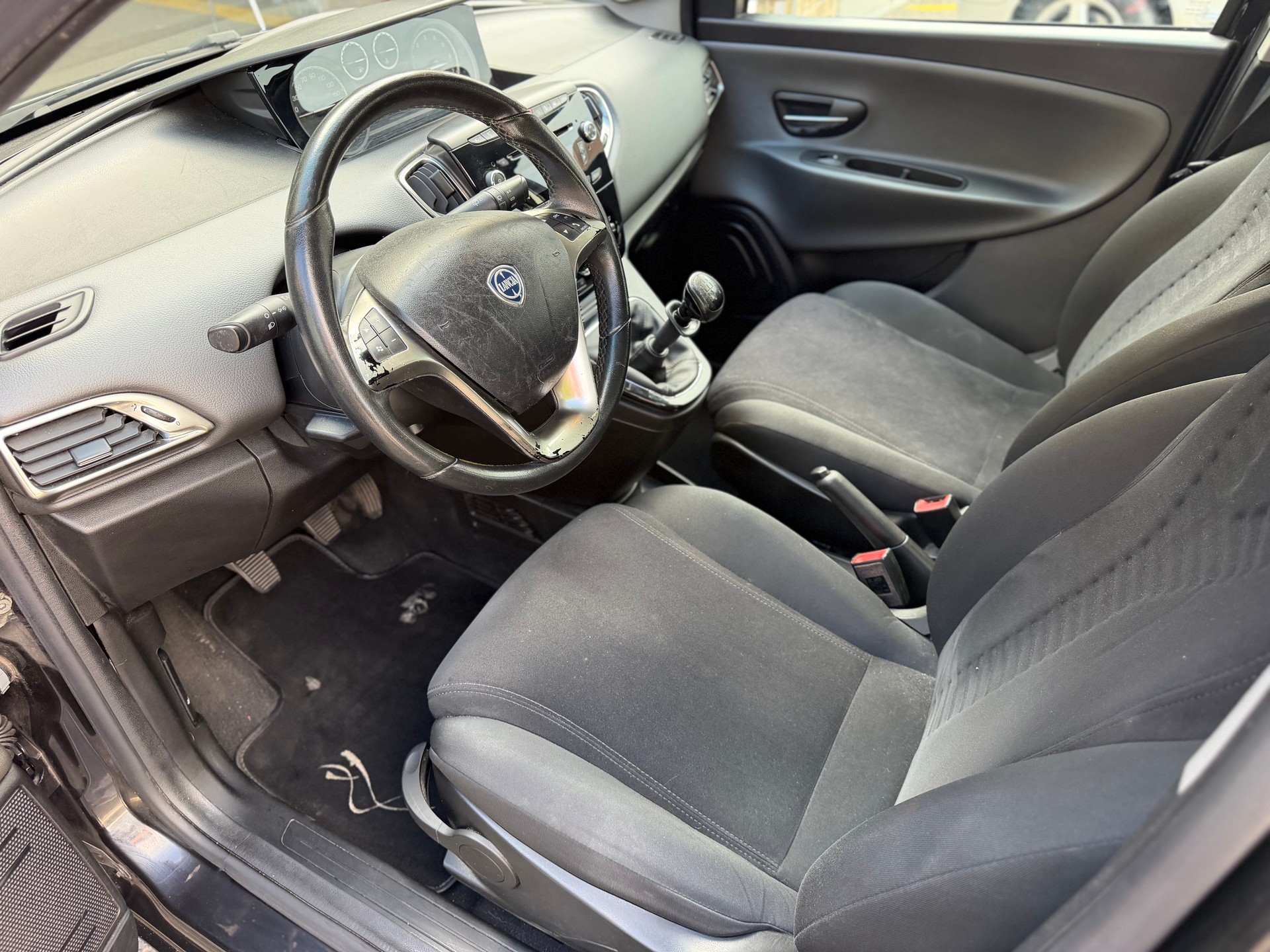 LANCIA Ypsilon 1.2 Gold-image-9