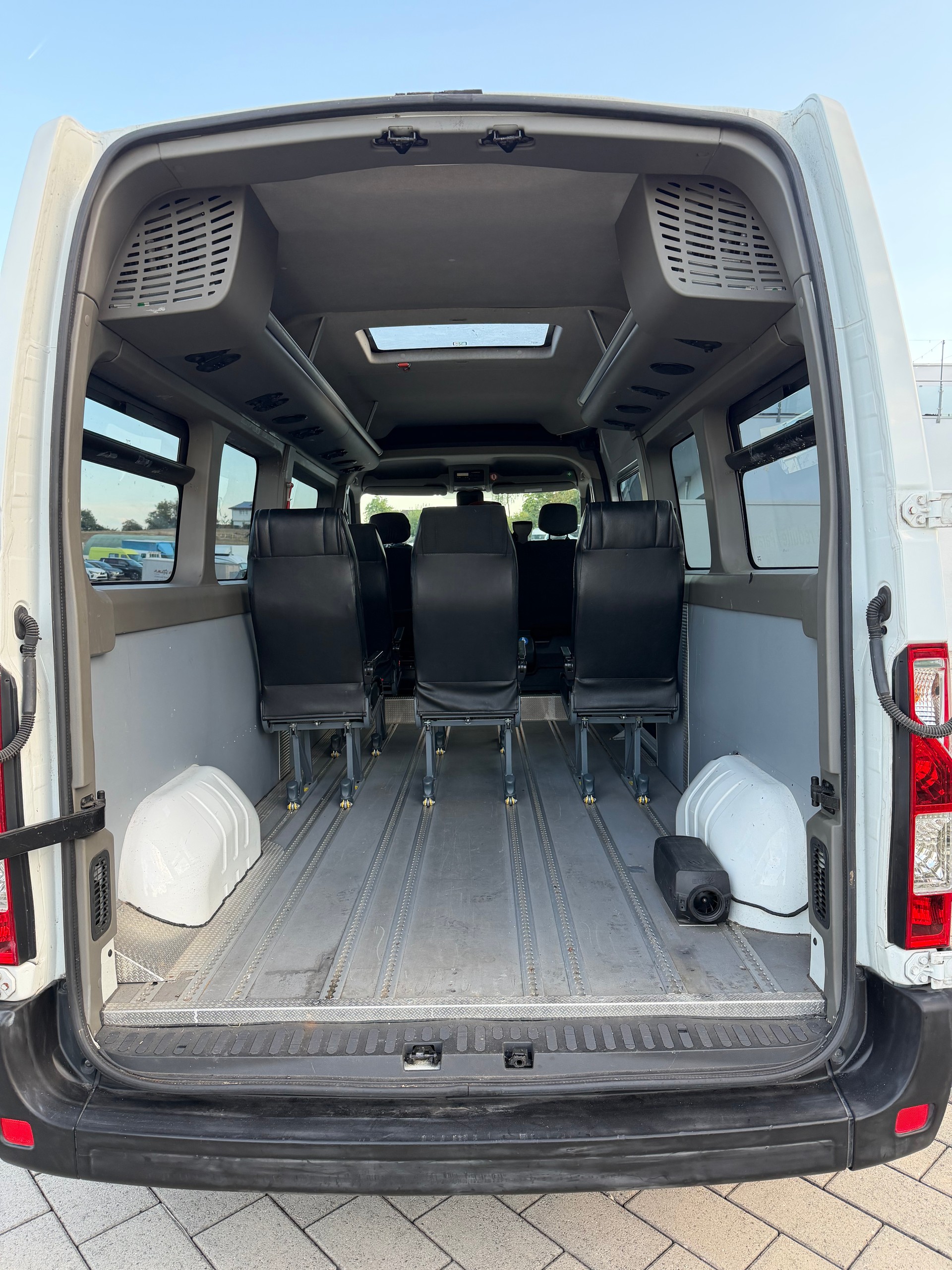 RENAULT Master 2.3 dci 8 plätze Frisch ab MFK-image-13