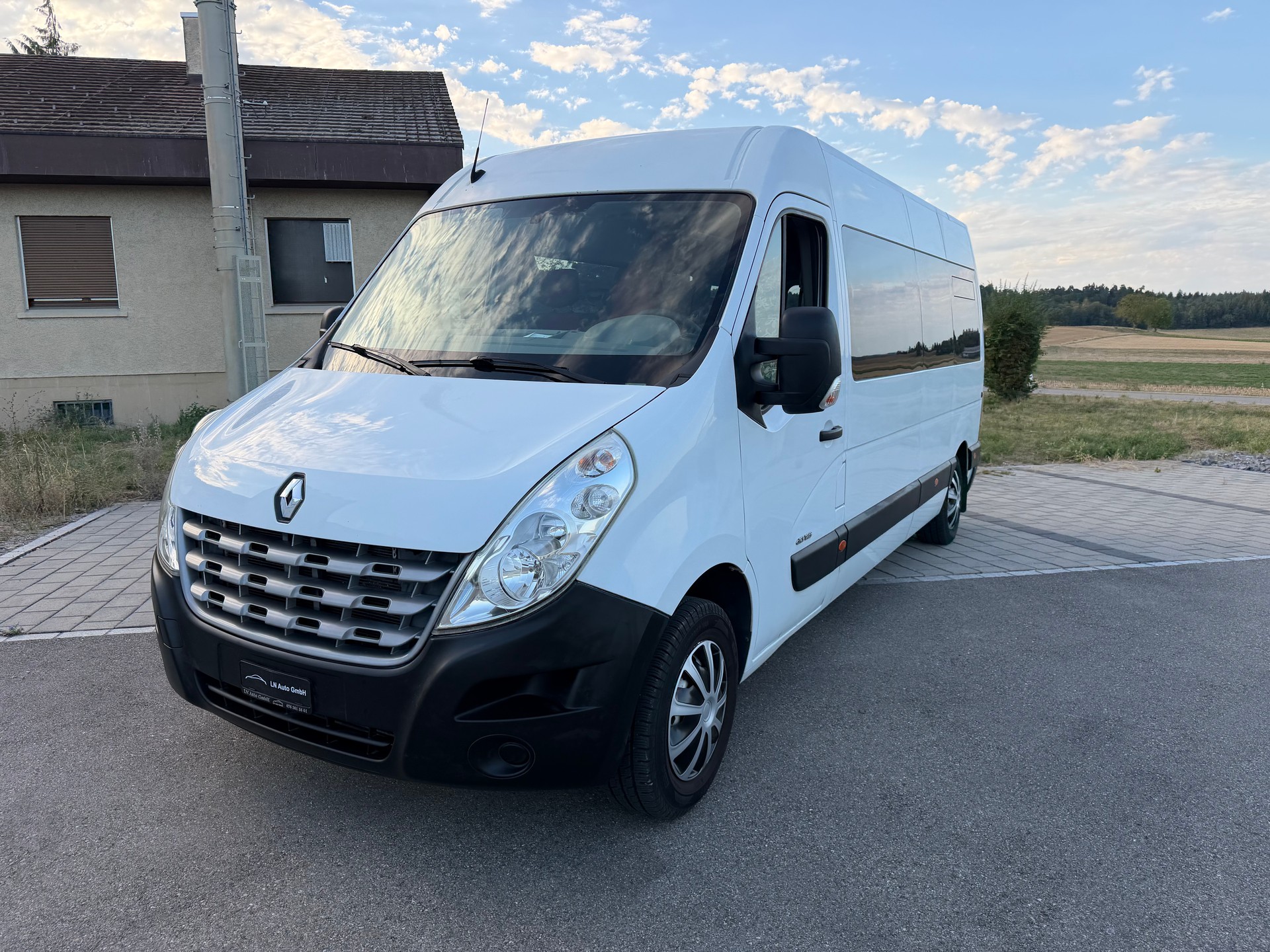 RENAULT Master 2.3 dci 8 plätze Frisch ab MFK-image-1