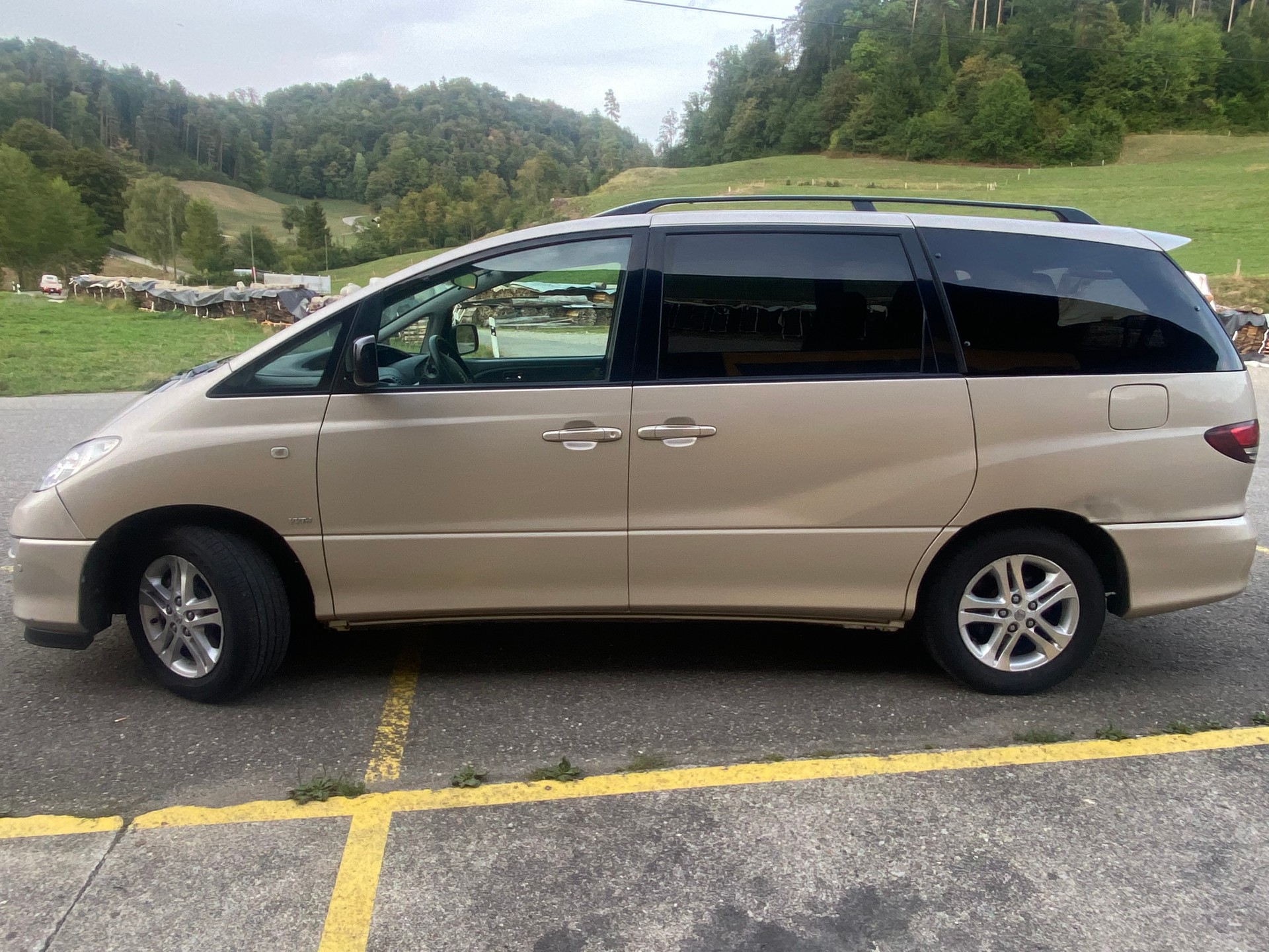 TOYOTA Frisch ab MFK – 8-fach bereift-image-1