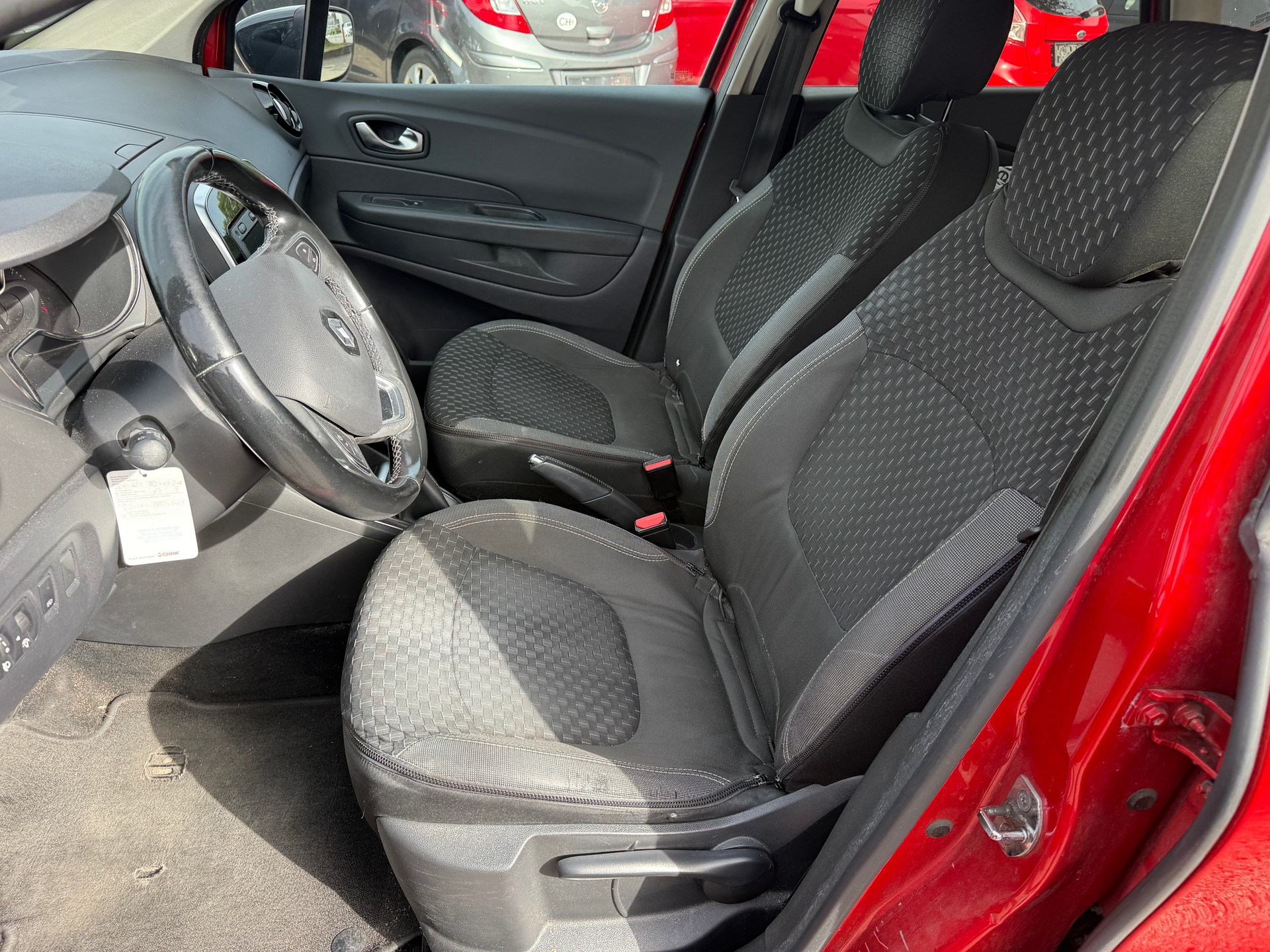 RENAULT Captur 1.3 T 16V Intens-image-6