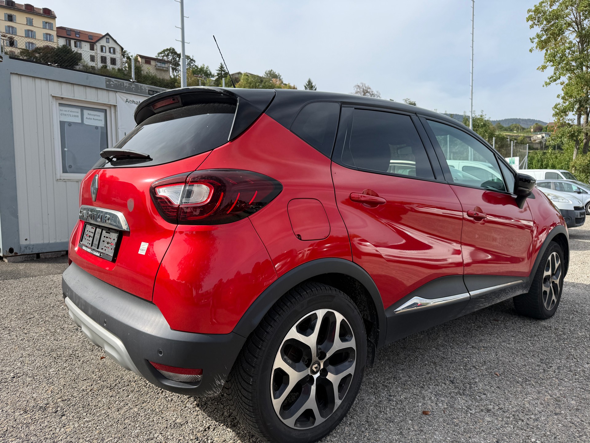 RENAULT Captur 1.3 T 16V Intens-image-4
