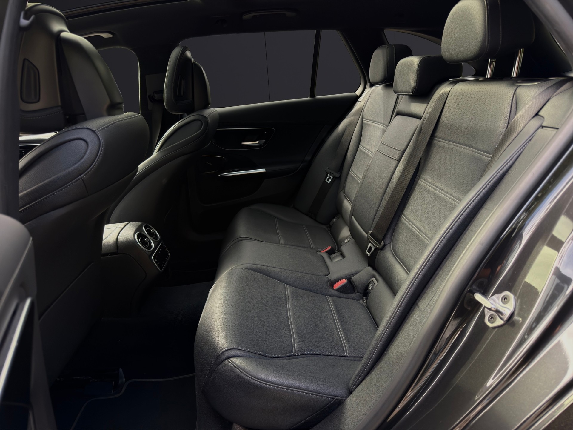MERCEDES-BENZ C 220 d T 4Matic Swiss Star-image-14