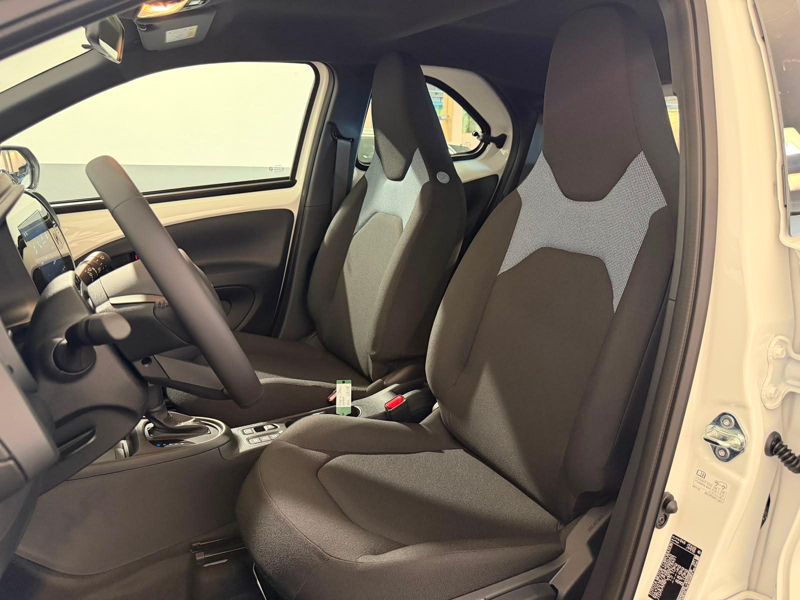 TOYOTA Aygo X 1.0 VVT-i Comfort-showroom-element-2