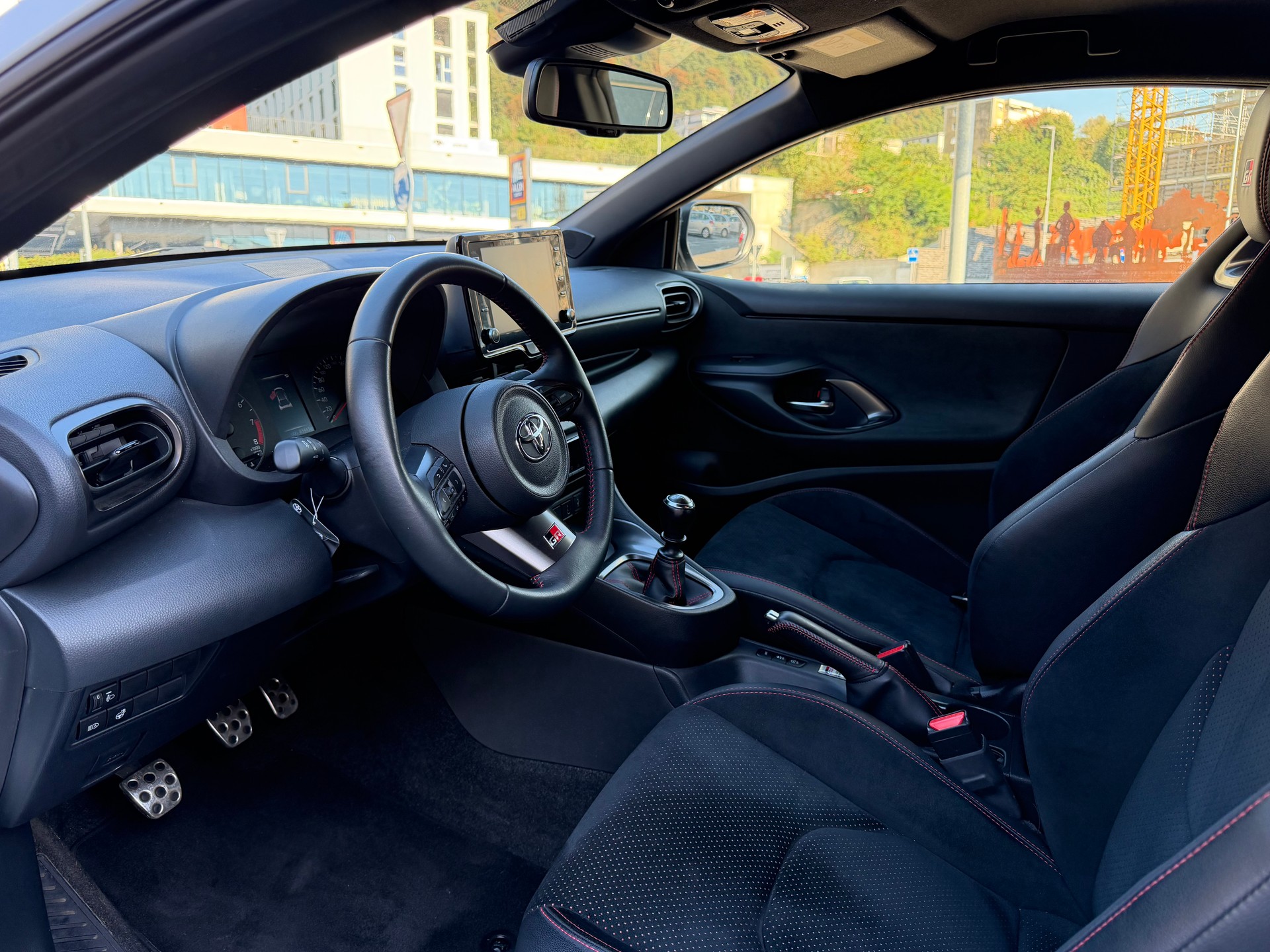 TOYOTA Yaris 1.6 GR Sport-image-10