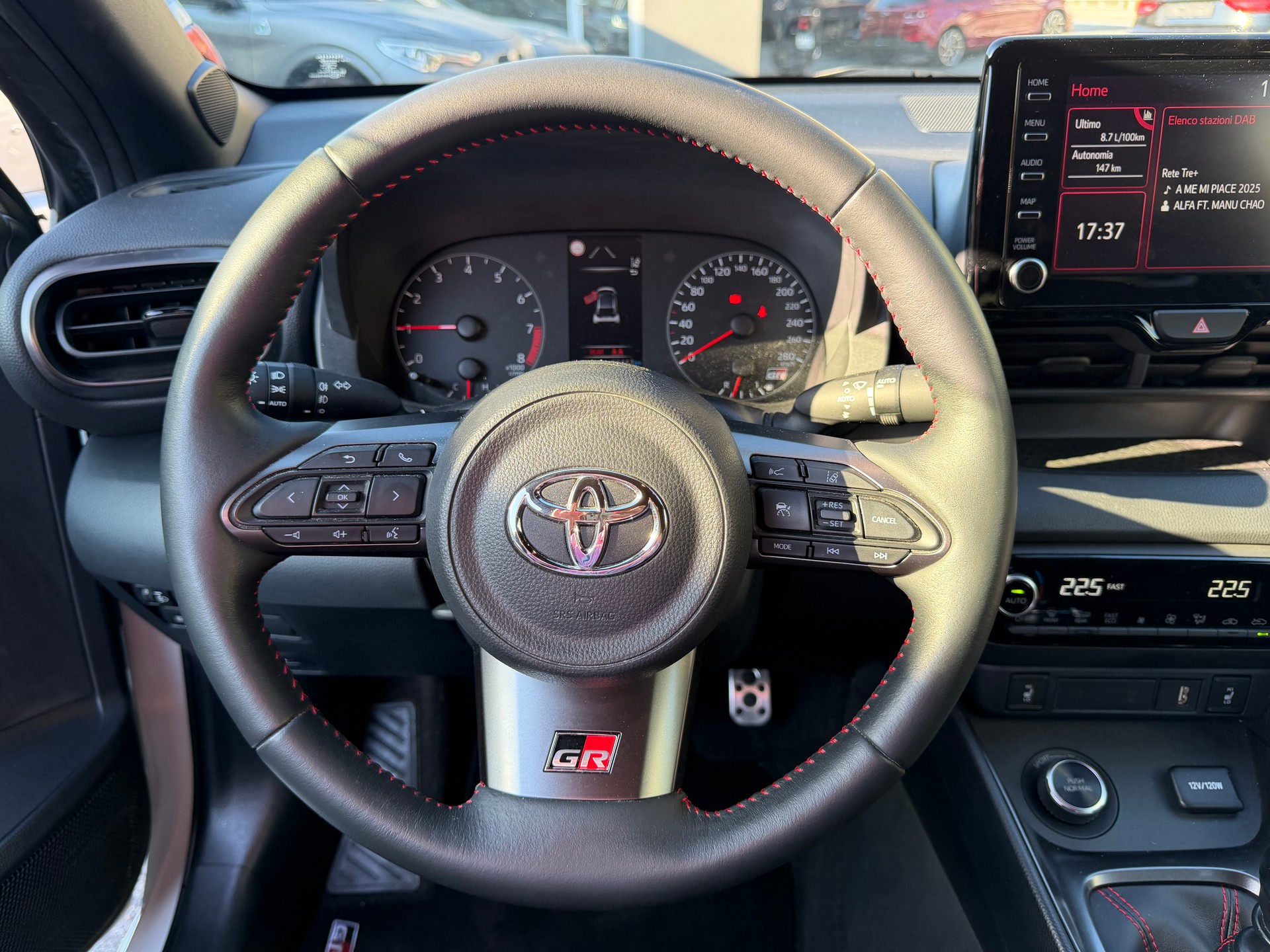 TOYOTA Yaris 1.6 GR Sport-image-12