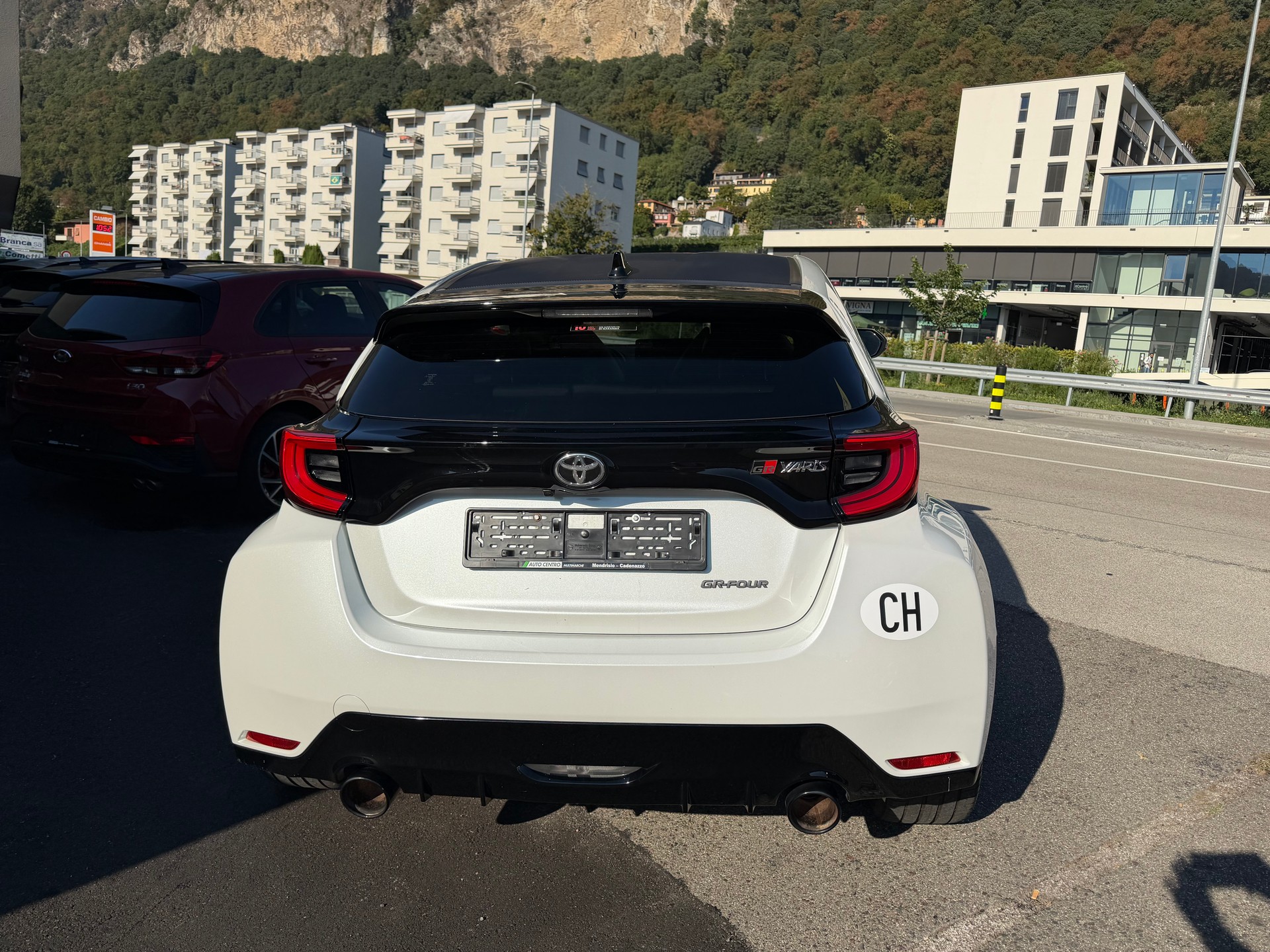 TOYOTA Yaris 1.6 GR Sport-image-6