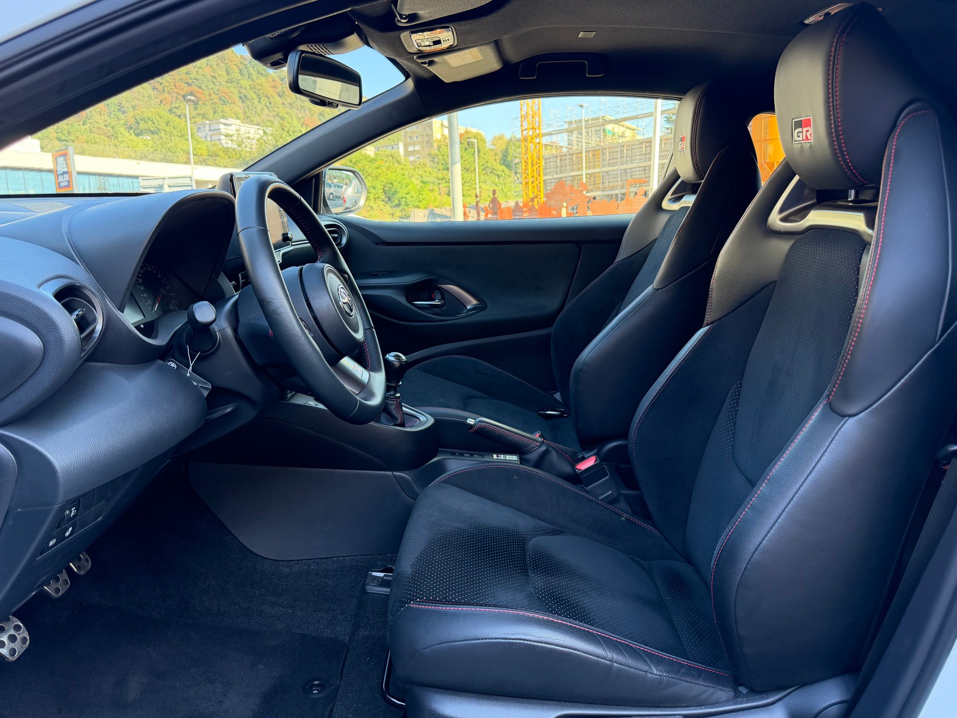 TOYOTA Yaris 1.6 GR Sport-image-9