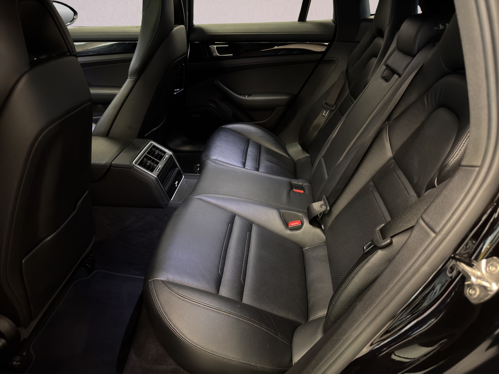 PORSCHE Panamera 4 E-Hybrid Sport Turismo PDK-image-9