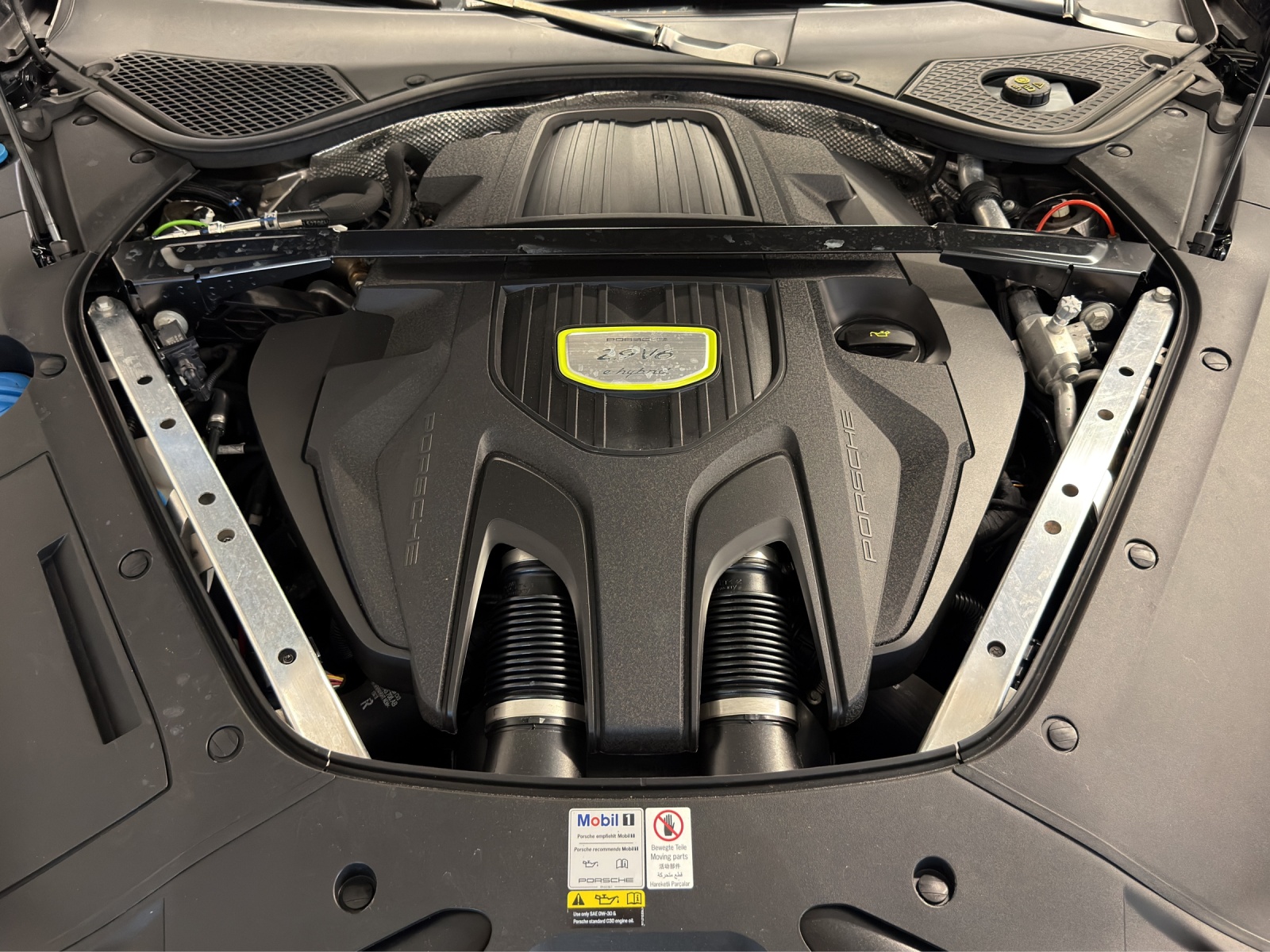 PORSCHE Panamera 4 E-Hybrid Sport Turismo PDK-image-13