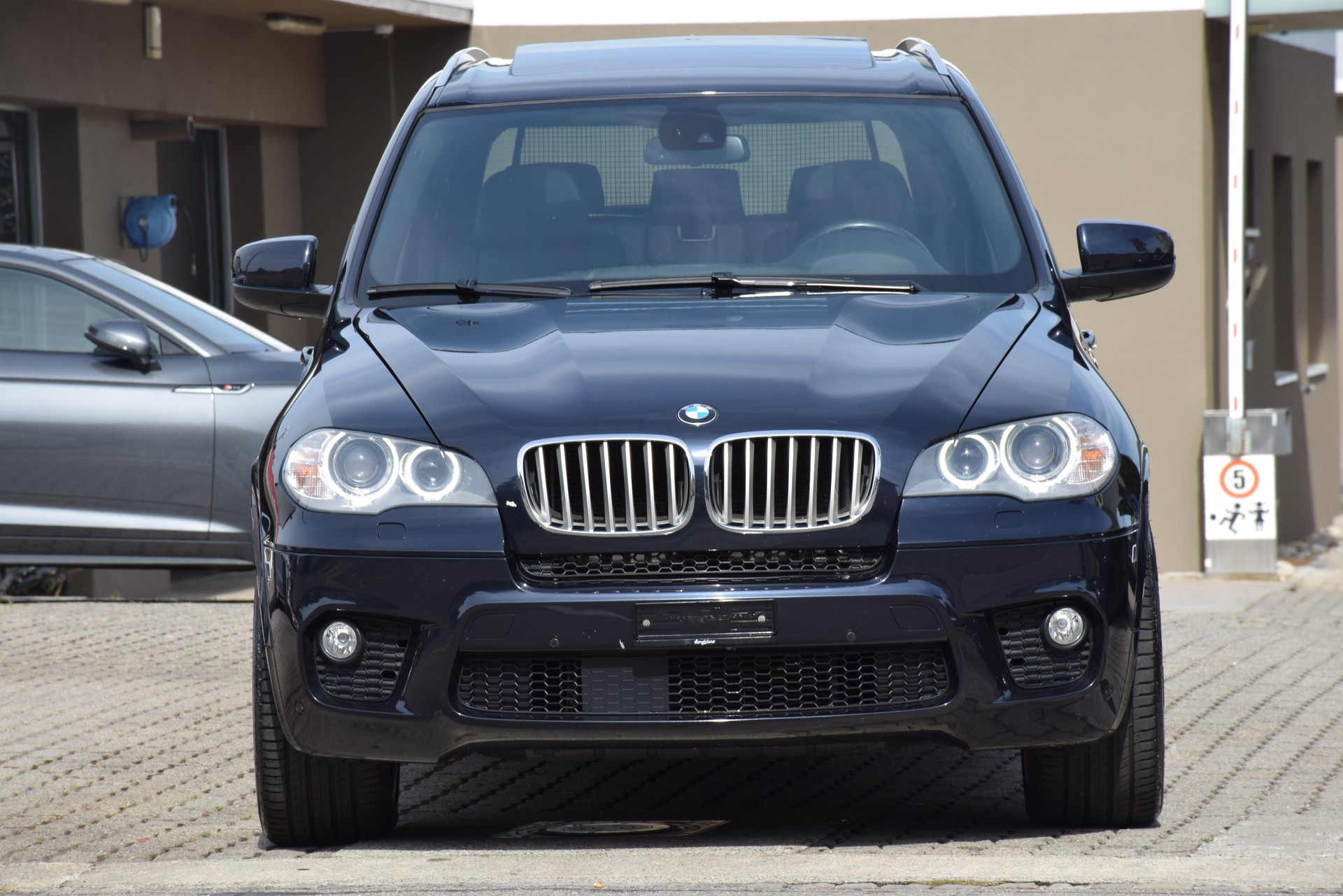 BMW X5 xDrive 40d Steptronic-image-2