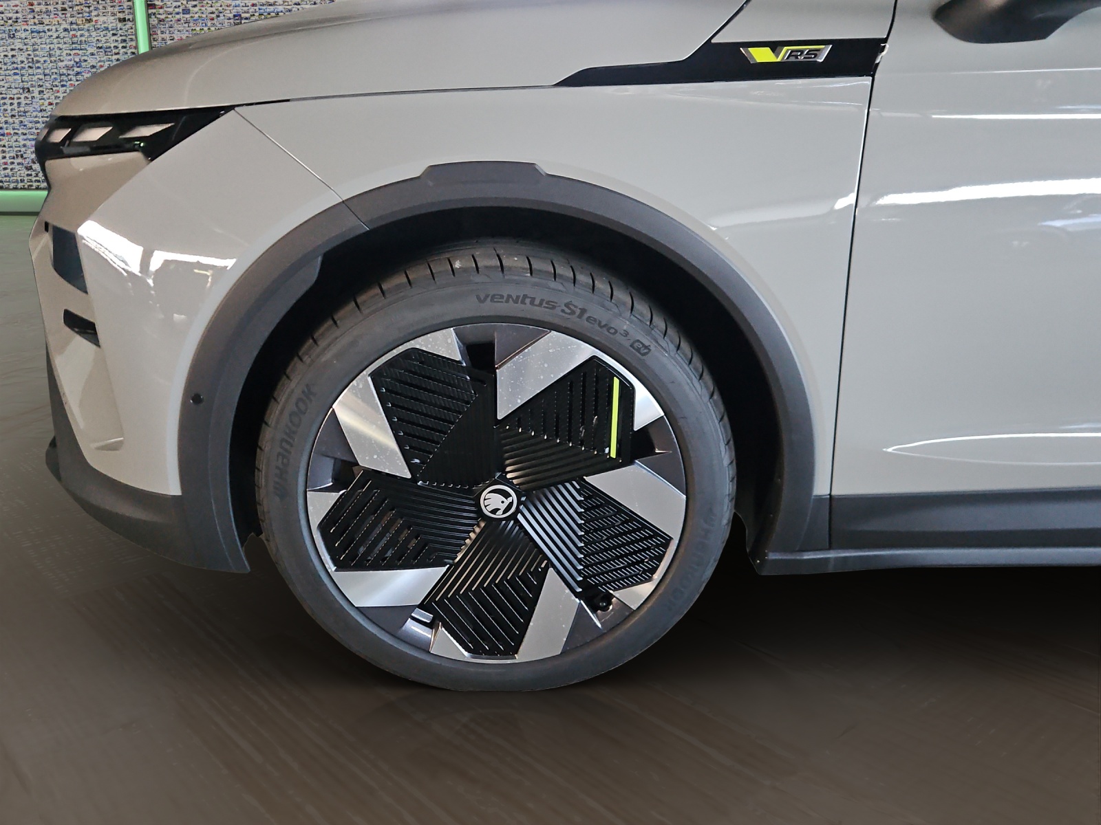 SKODA Elroq RS 4x4-image-5