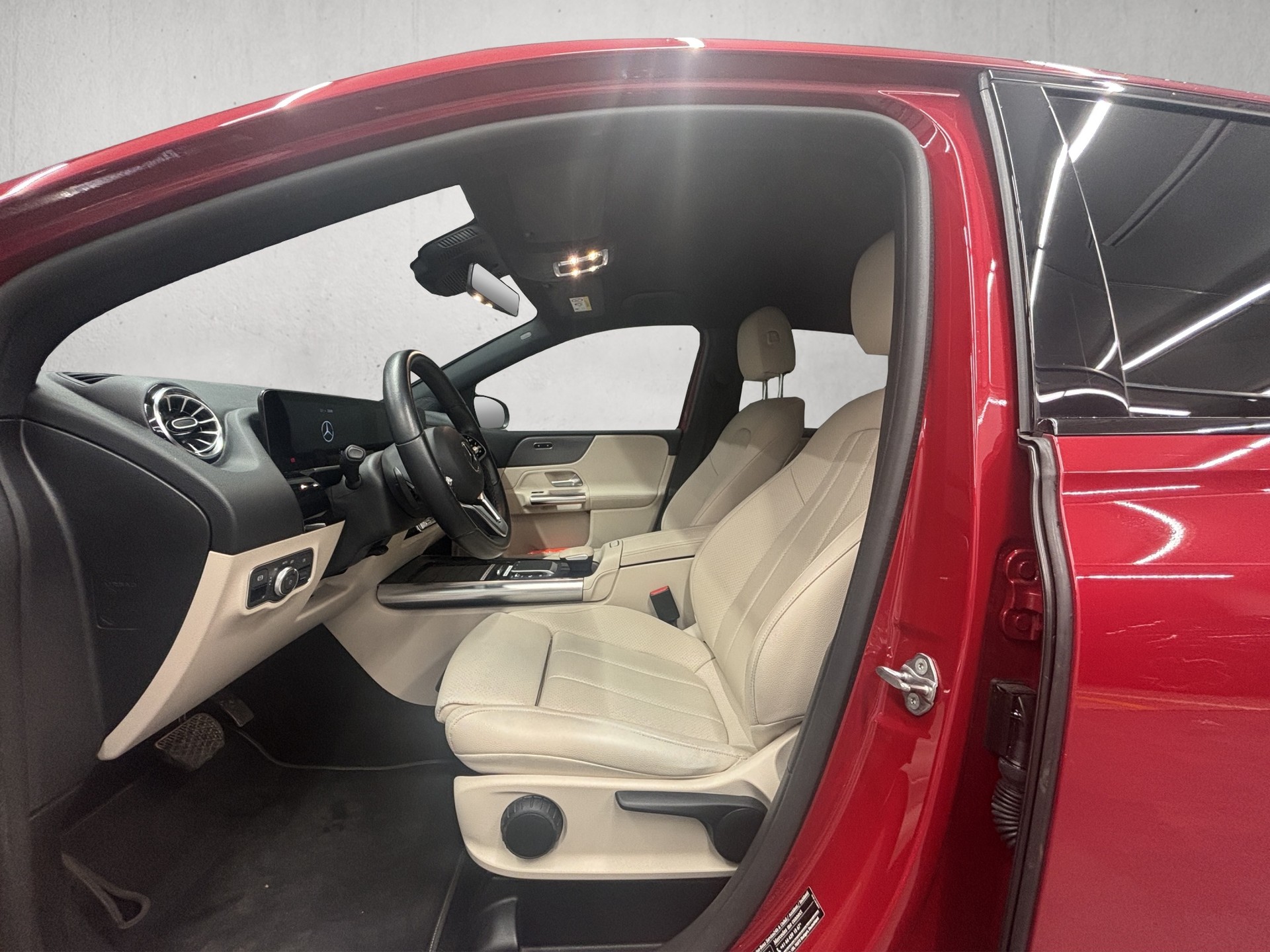 MERCEDES-BENZ B 200 4Matic Progressive-image-8