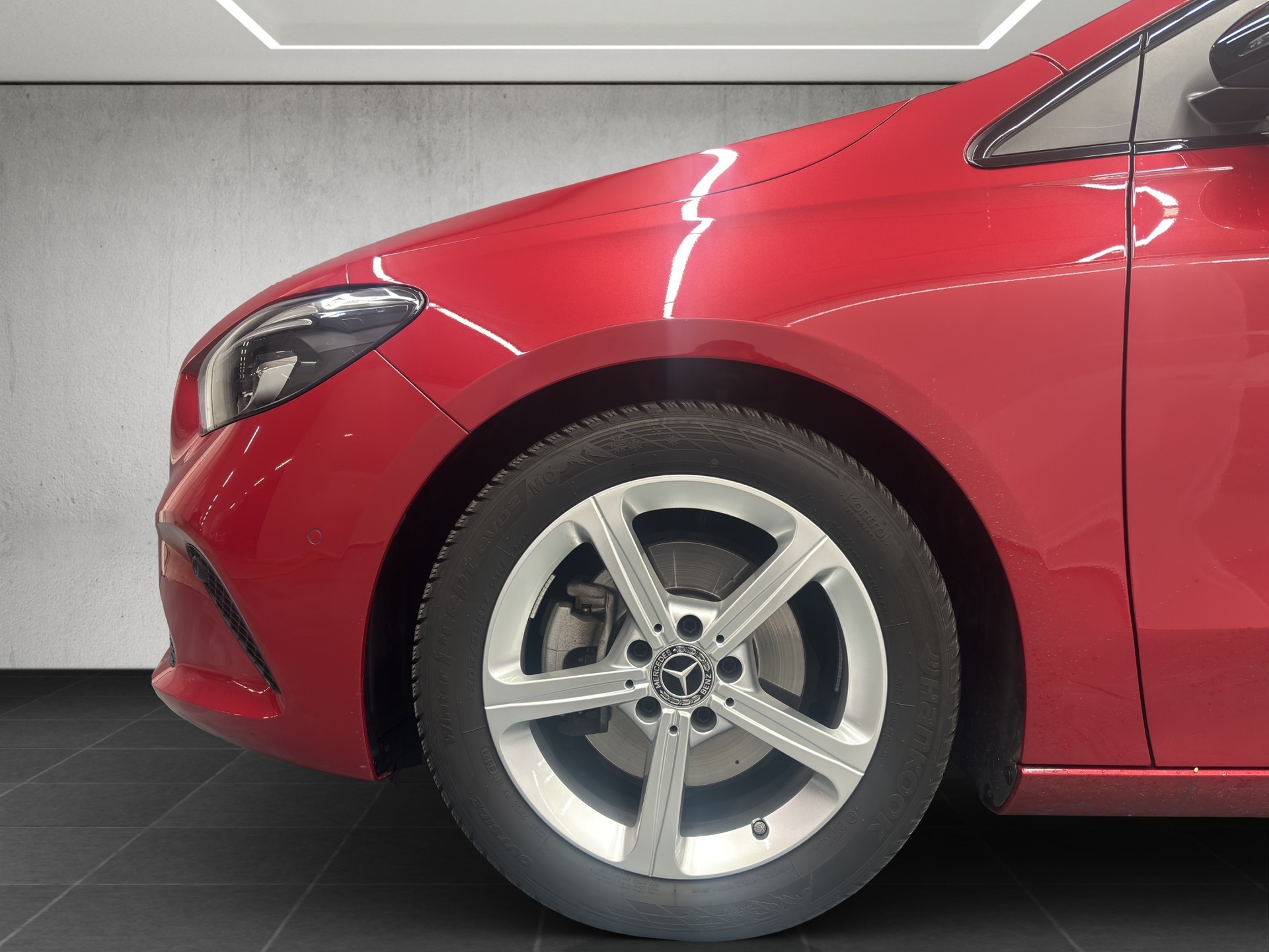 MERCEDES-BENZ B 200 4Matic Progressive-image-2