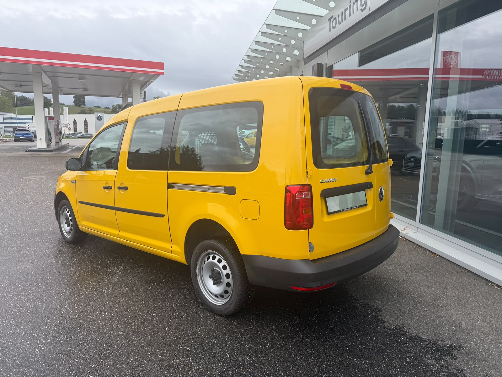 VW Caddy Maxi 2.0TDI 4Motion BlueMotion Technology-image-2