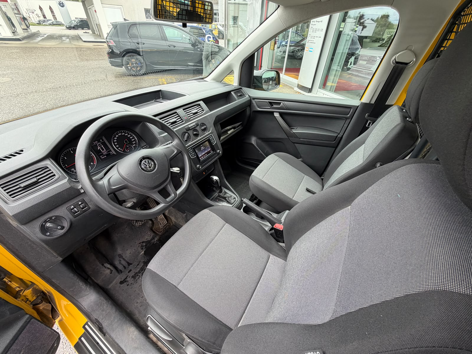 VW Caddy Maxi 2.0TDI 4Motion BlueMotion Technology-image-10