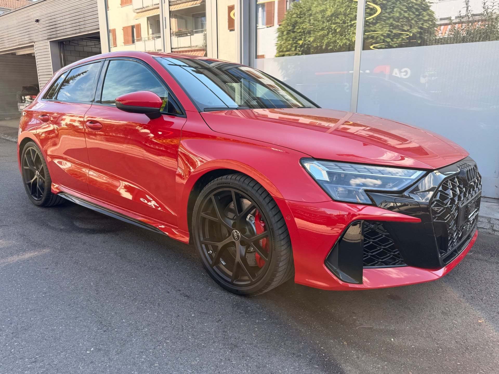 AUDI RS3 SPORTBACK 2.5 400 PS TFSI QUATTRO *** 5 JAHRE AUDI WERKSGARANTIE BIS 2031 ***-showroom-element-2
