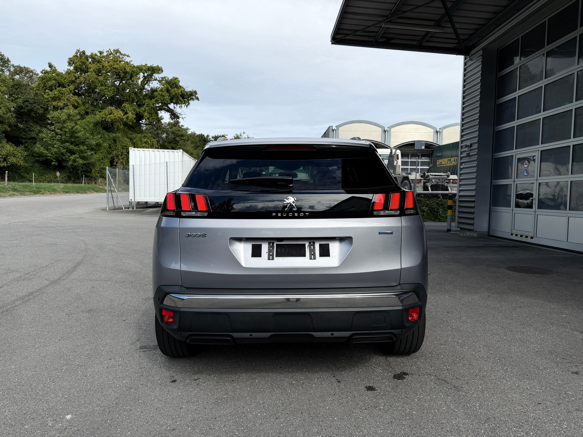 PEUGEOT 3008 1.2 PureTech Allure-image-2