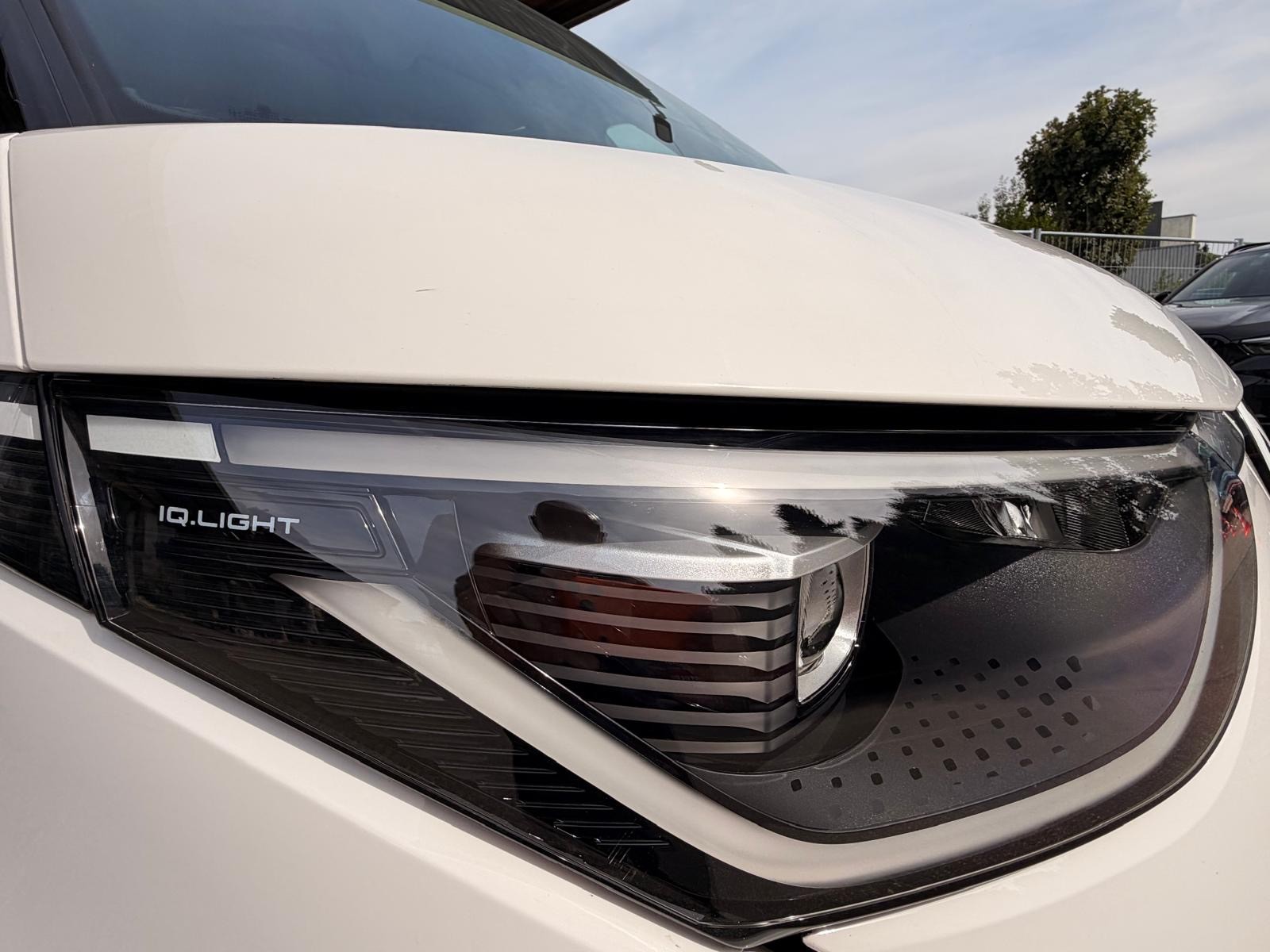 VW ID. Buzz Cargo Pro 4Motion-image-7