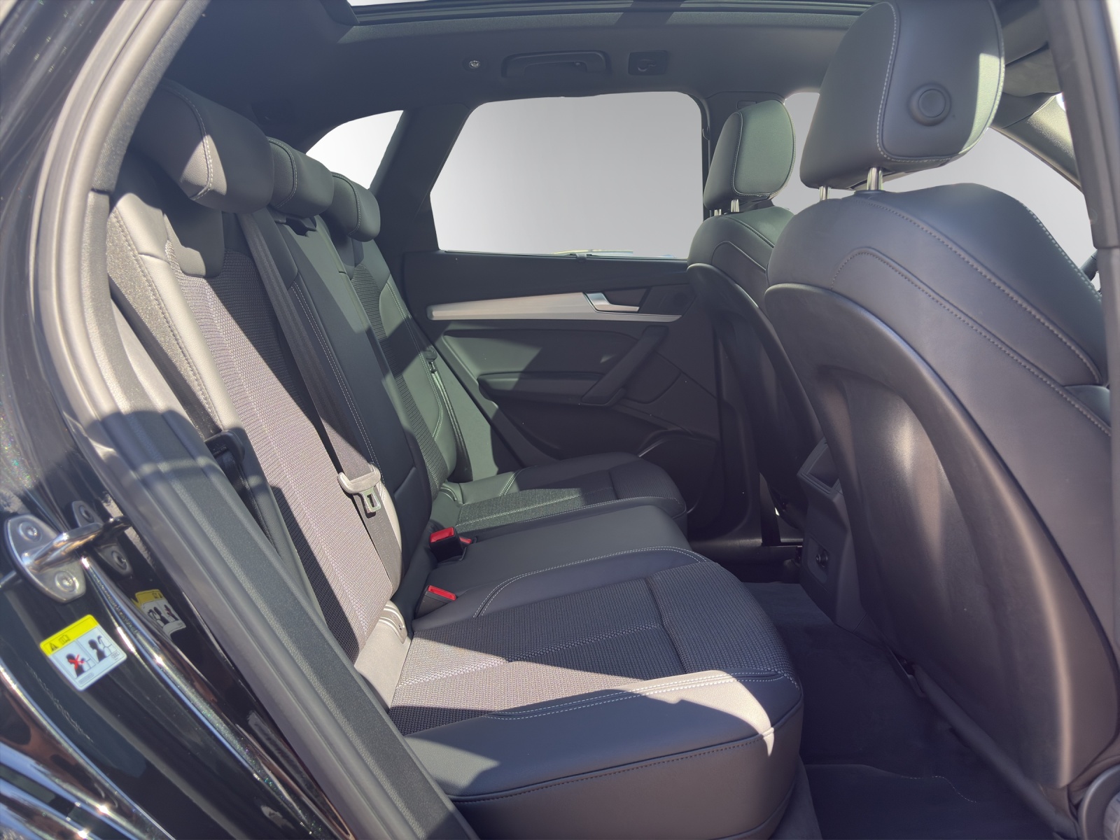 AUDI Q5 40 TDI S-line quattro S-tronic | CH-Fahrzeug | Werksgarantie | Panorama | AHK 2,400 KG | Sitzheizung | Wartungsfrei |-image-11