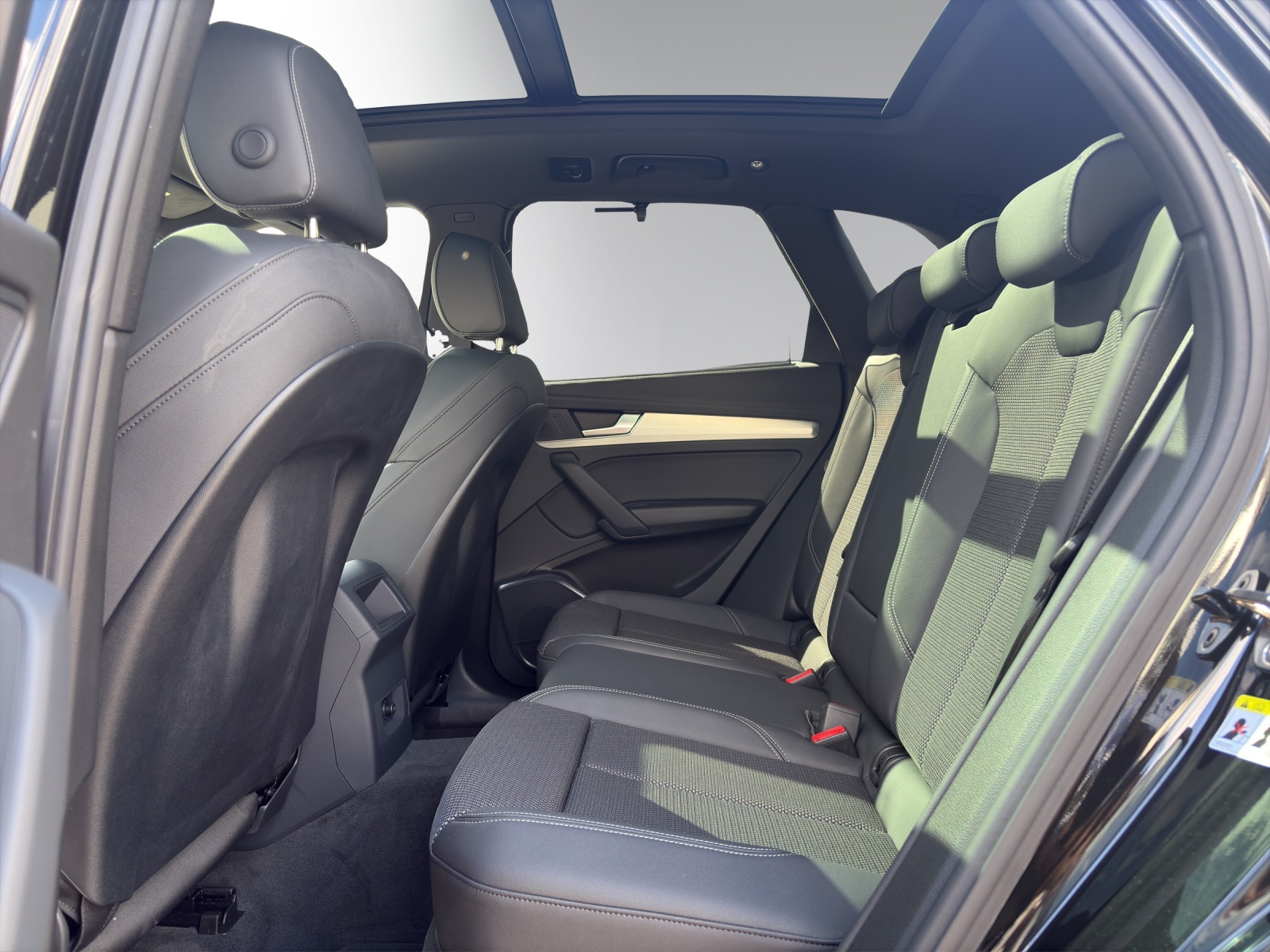 AUDI Q5 40 TDI S-line quattro S-tronic | CH-Fahrzeug | Werksgarantie | Panorama | AHK 2,400 KG | Sitzheizung | Wartungsfrei |-image-10