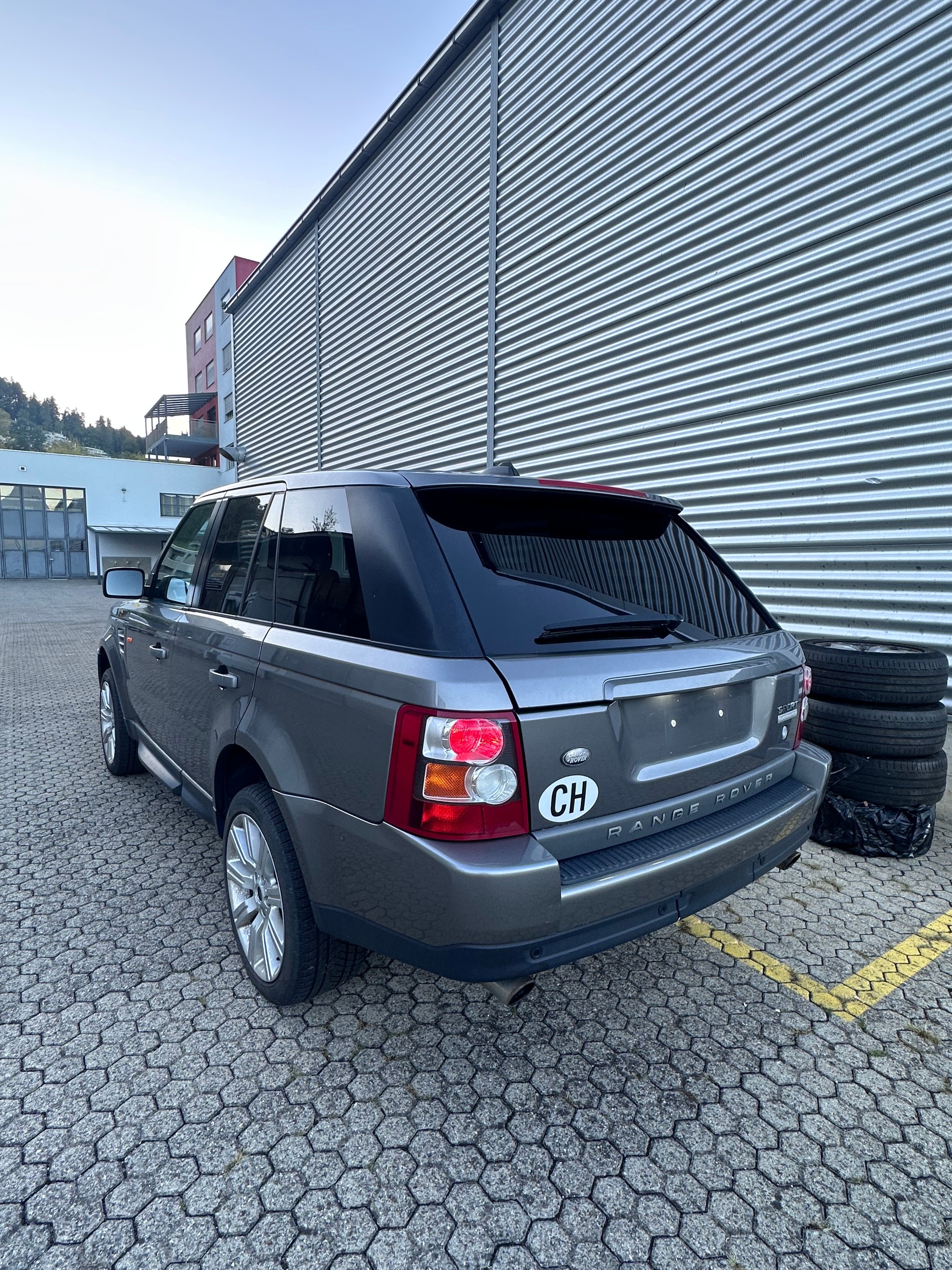 LAND ROVER Range Rover Sport 4.2 V8 SC Automatic Frisch ab MFK-image-5