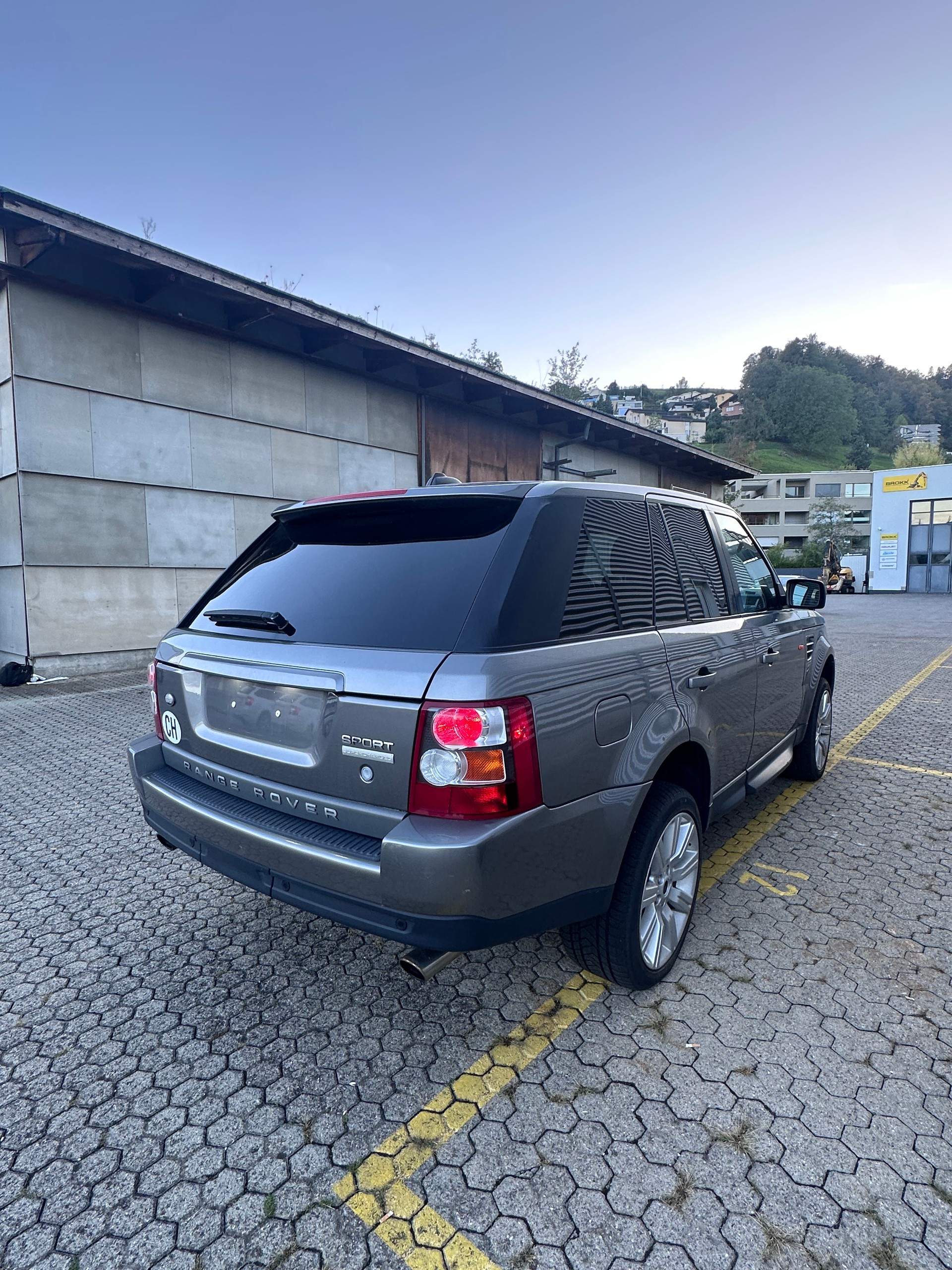 LAND ROVER Range Rover Sport 4.2 V8 SC Automatic Frisch ab MFK-image-6