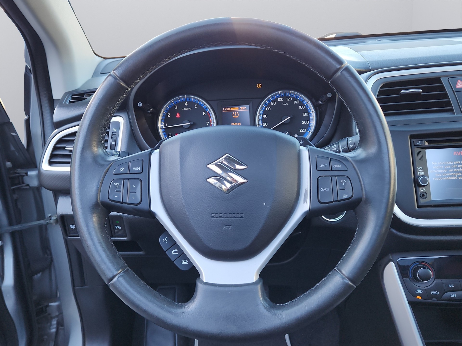 SUZUKI SX4 S-Cross 1.6 16V Compact Top 4WD CVT7-image-9