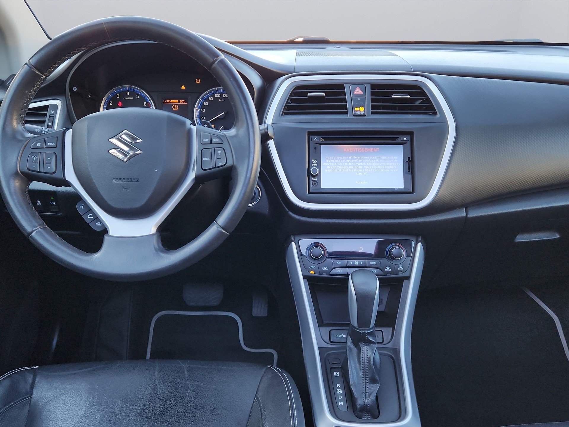 SUZUKI SX4 S-Cross 1.6 16V Compact Top 4WD CVT7-image-12
