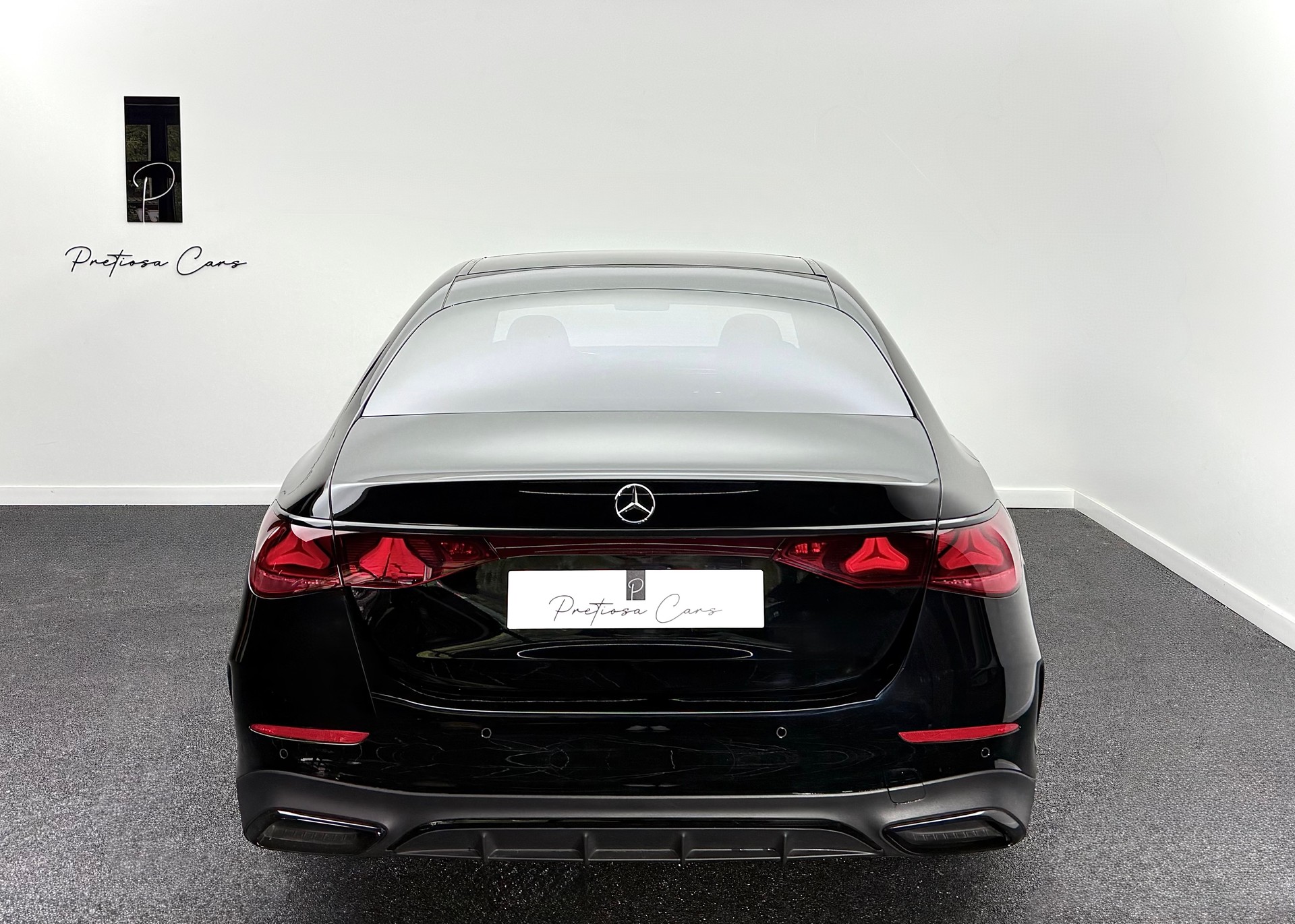 MERCEDES-BENZ E 220 d 4Matic 9G-Tronic AMG-Line CH-FAHRZEUG GRATIS SERVICE-image-5