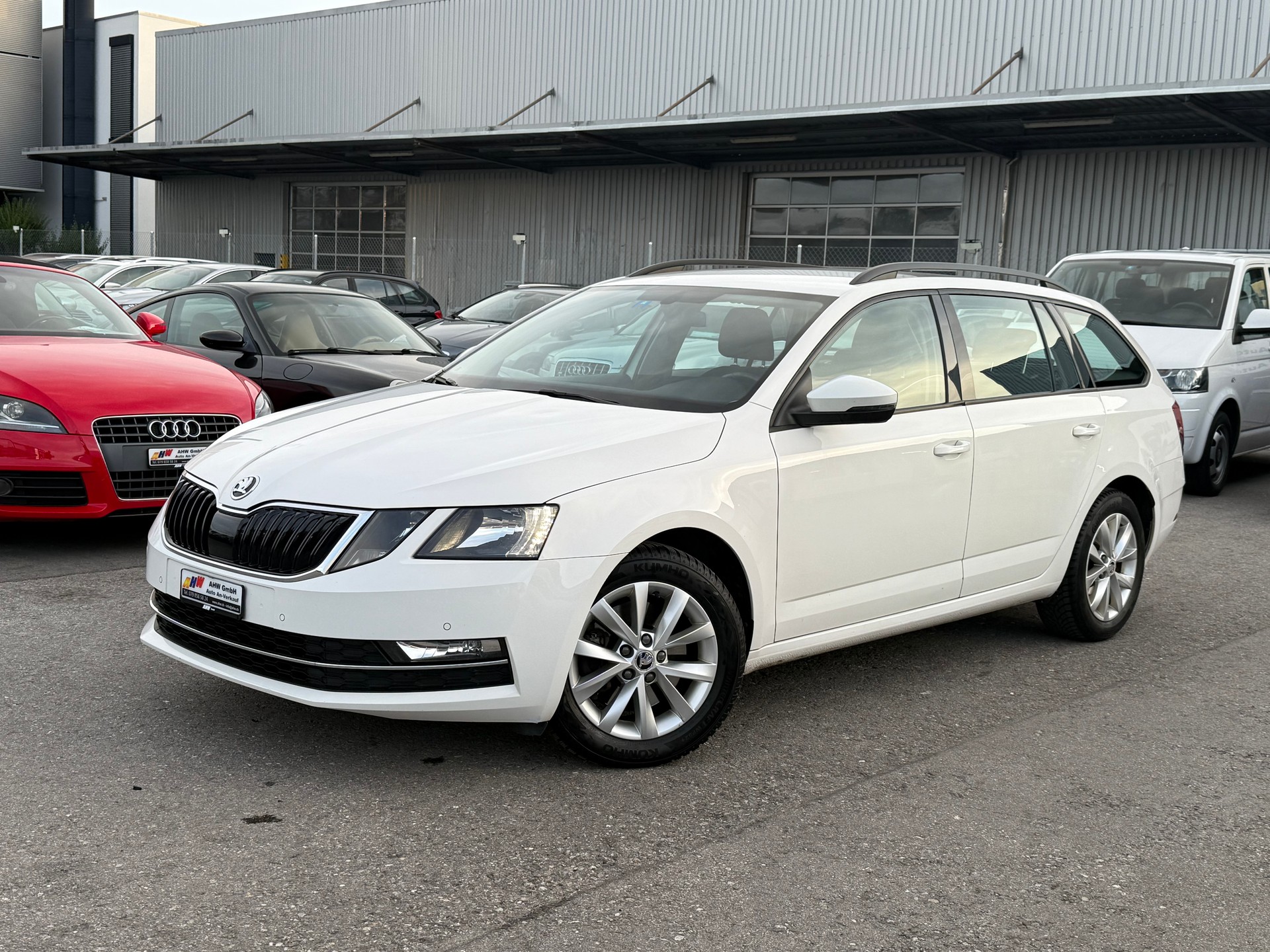 SKODA Octavia Combi 2.0 TDI Ambition 4x4 / Frisch ab MFK / ZR ersetzt / AHk 1800kg / Navi / Sitzheizung / PDC-image-0