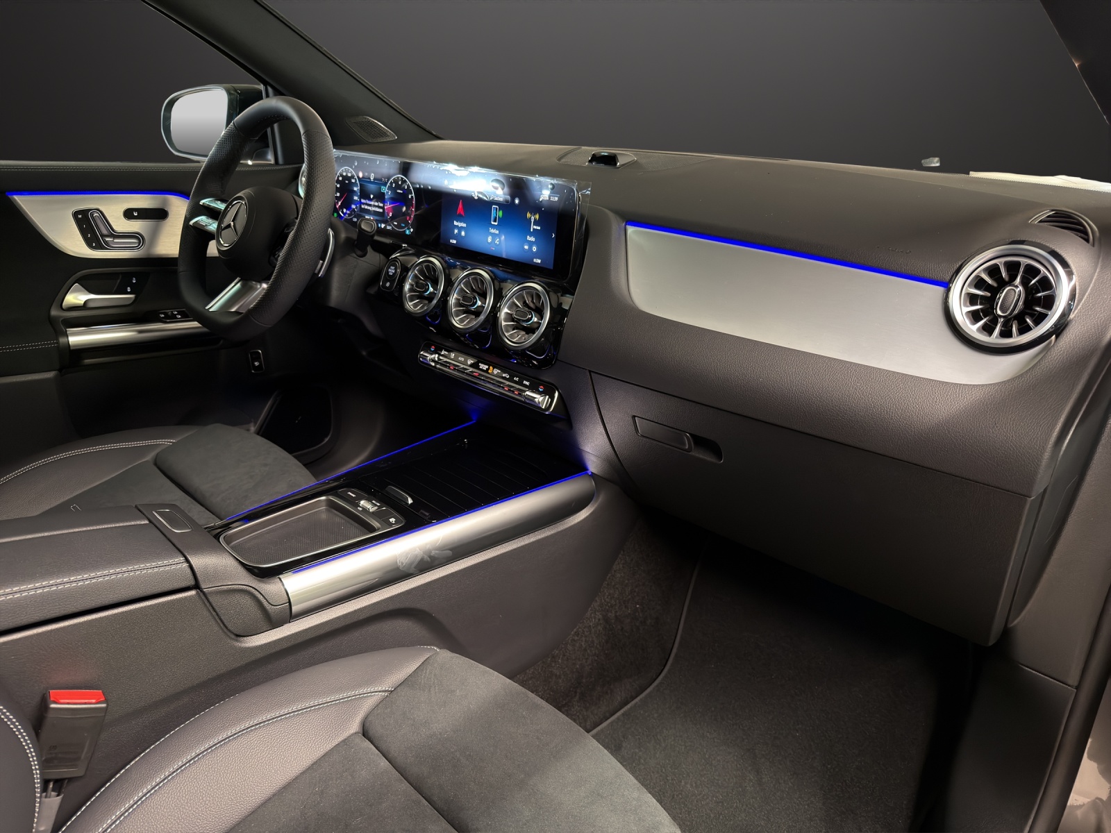 MERCEDES-BENZ GLA 200 Night Star-image-7