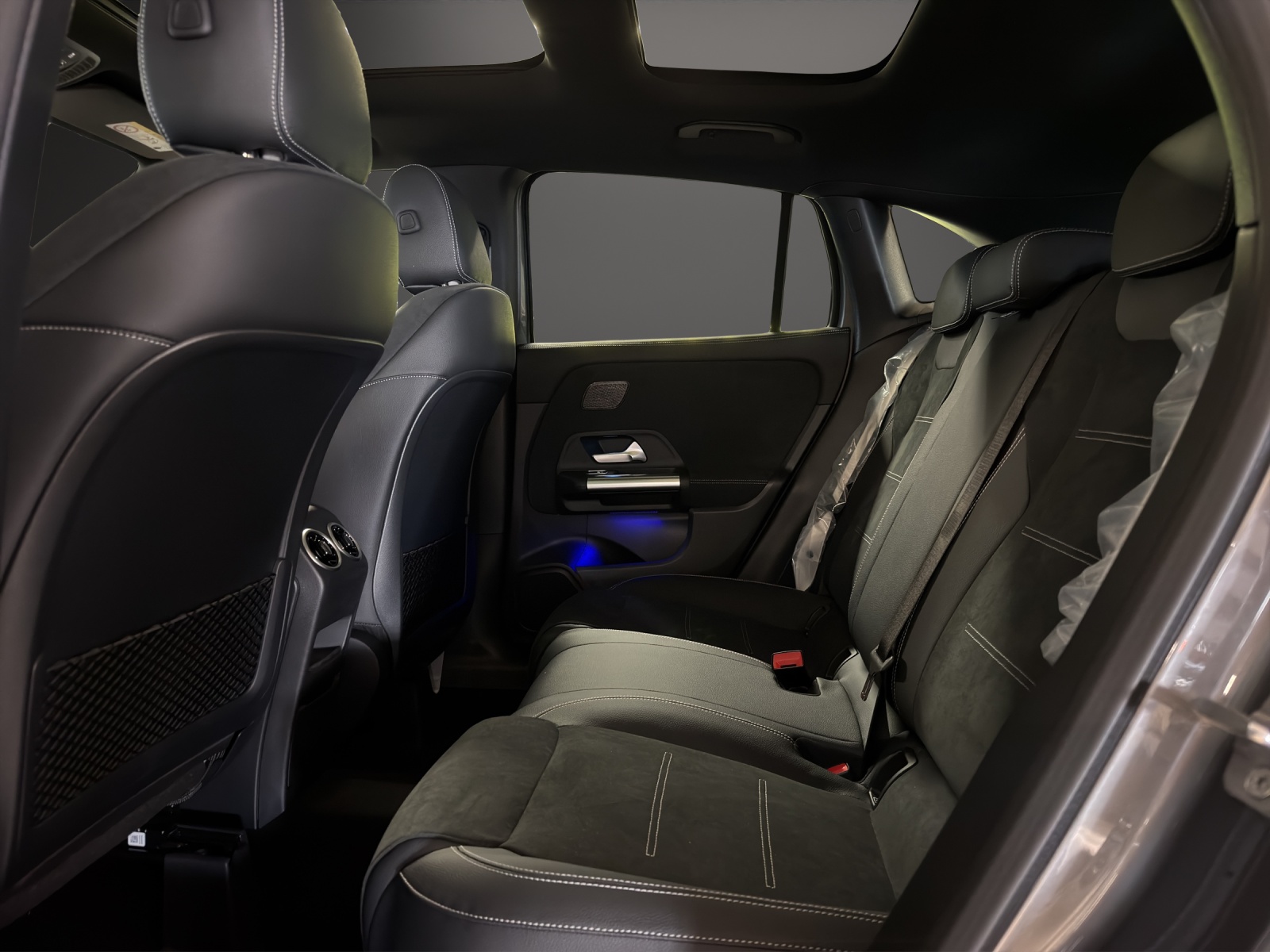 MERCEDES-BENZ GLA 200 Night Star-image-9