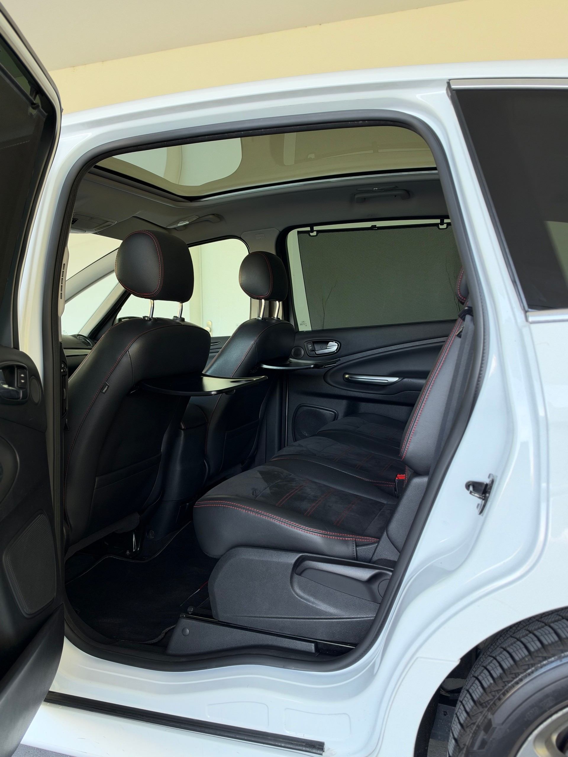 FORD S-Max 2.0 SCTi TitaniumS PowerShift-image-11