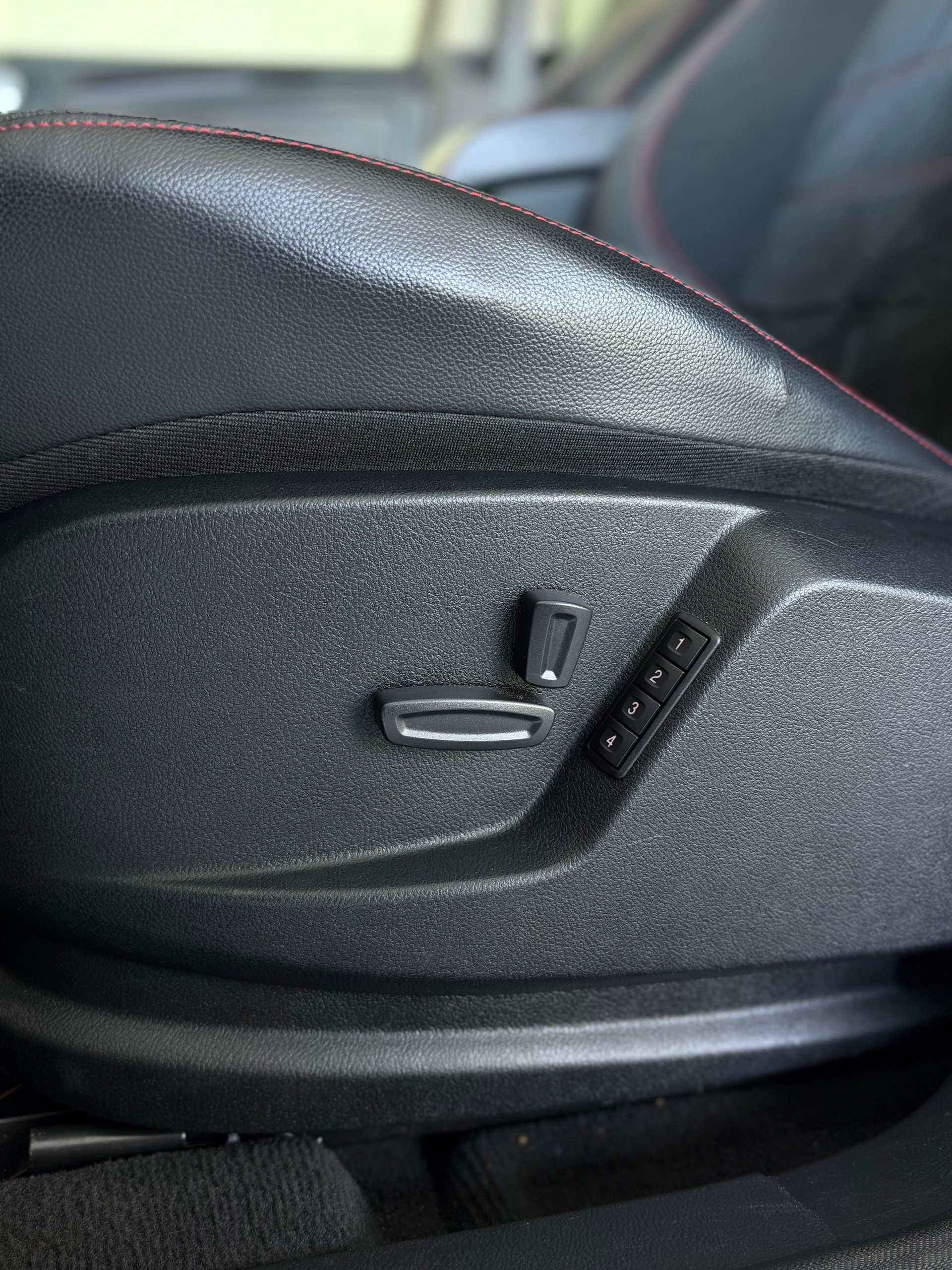 FORD S-Max 2.0 SCTi TitaniumS PowerShift-image-14