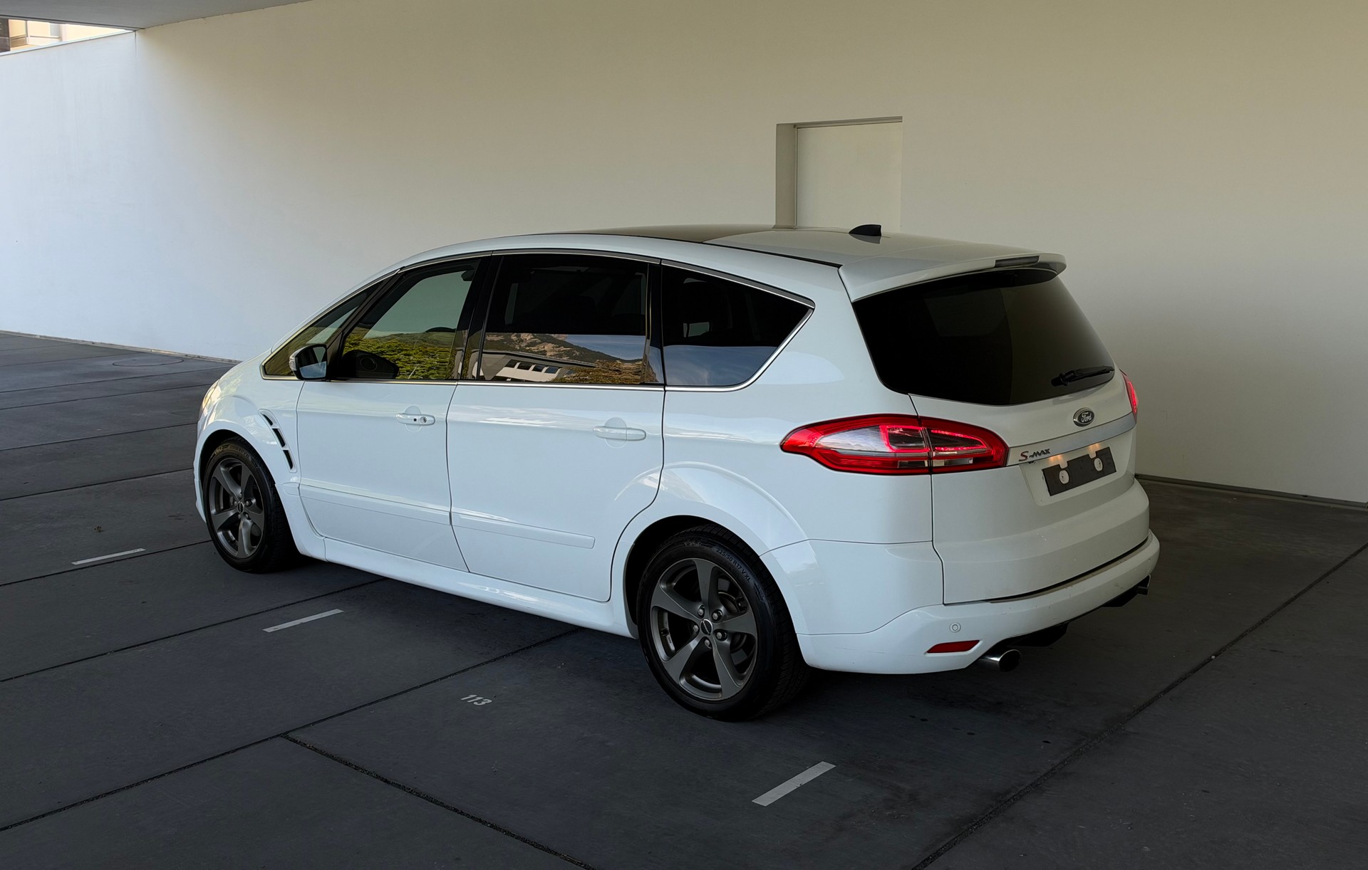 FORD S-Max 2.0 SCTi TitaniumS PowerShift-image-2