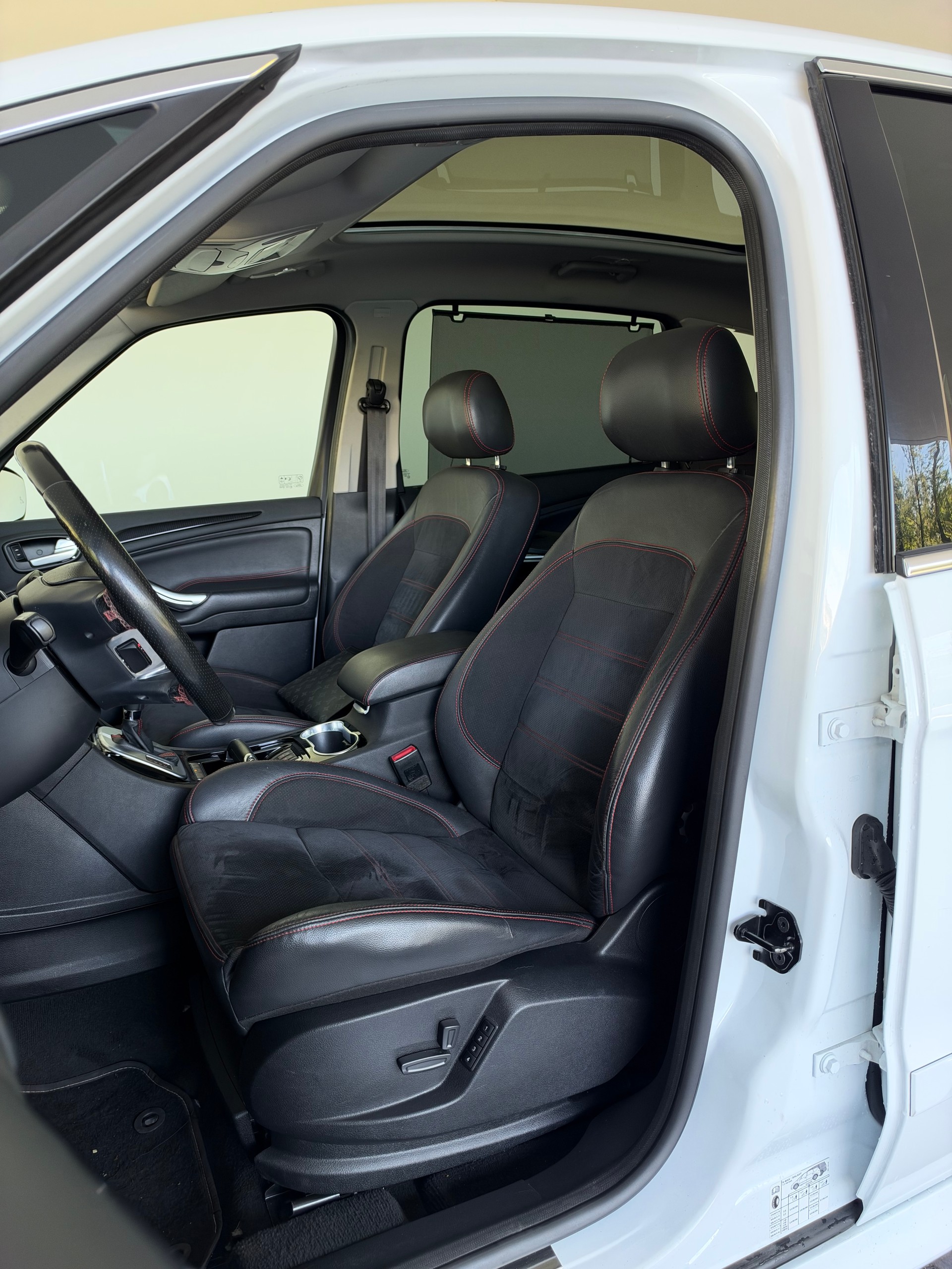 FORD S-Max 2.0 SCTi TitaniumS PowerShift-image-10