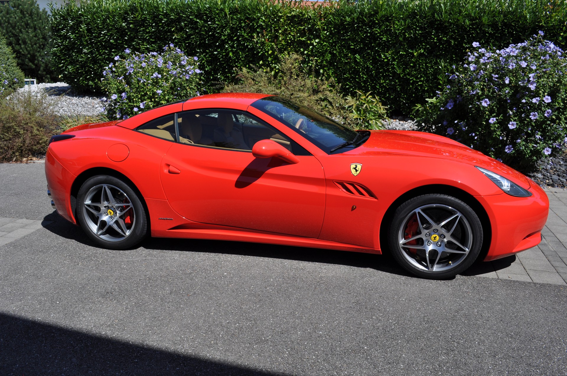 FERRARI 4.3-image-0