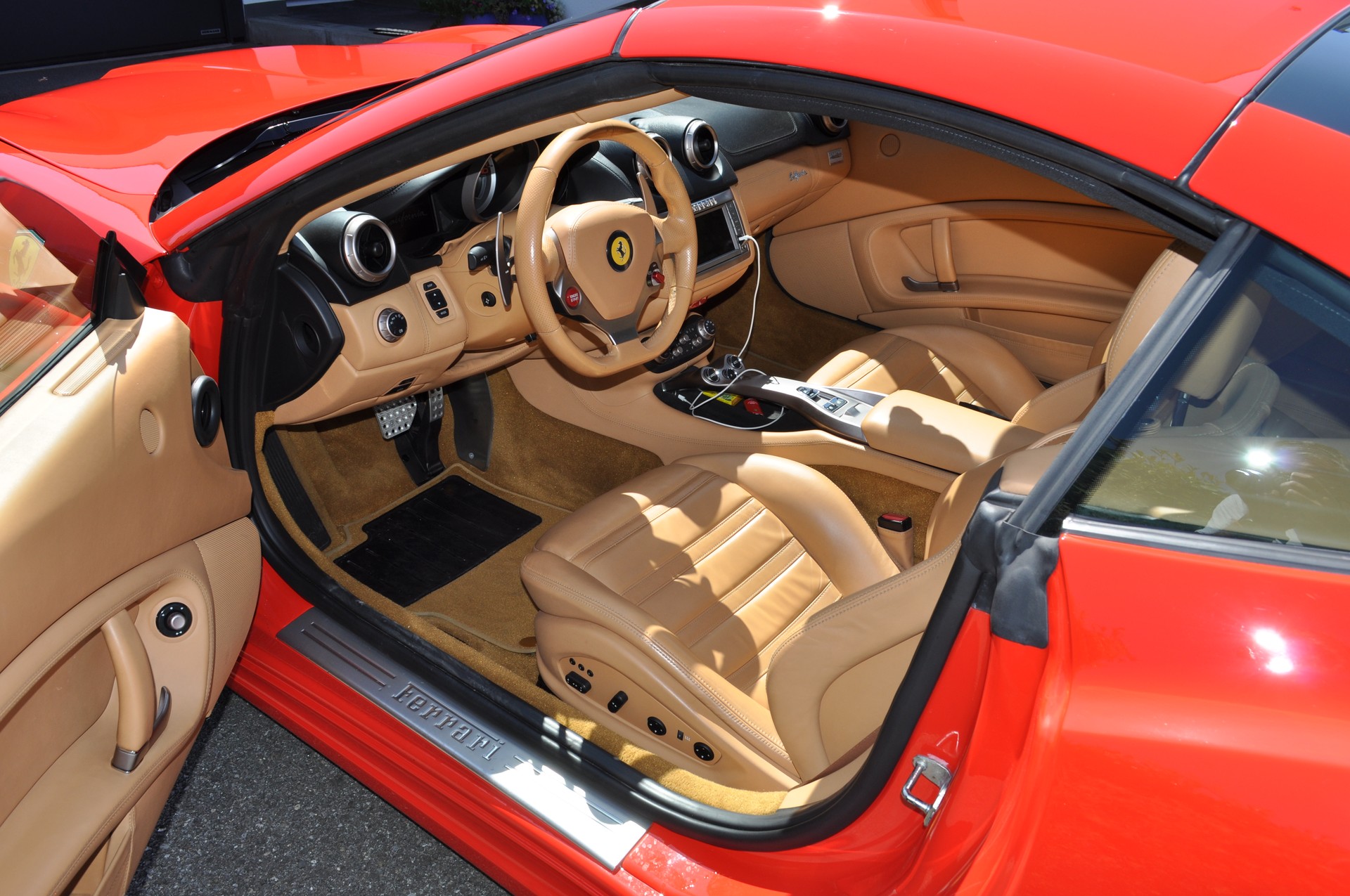 FERRARI 4.3-image-1