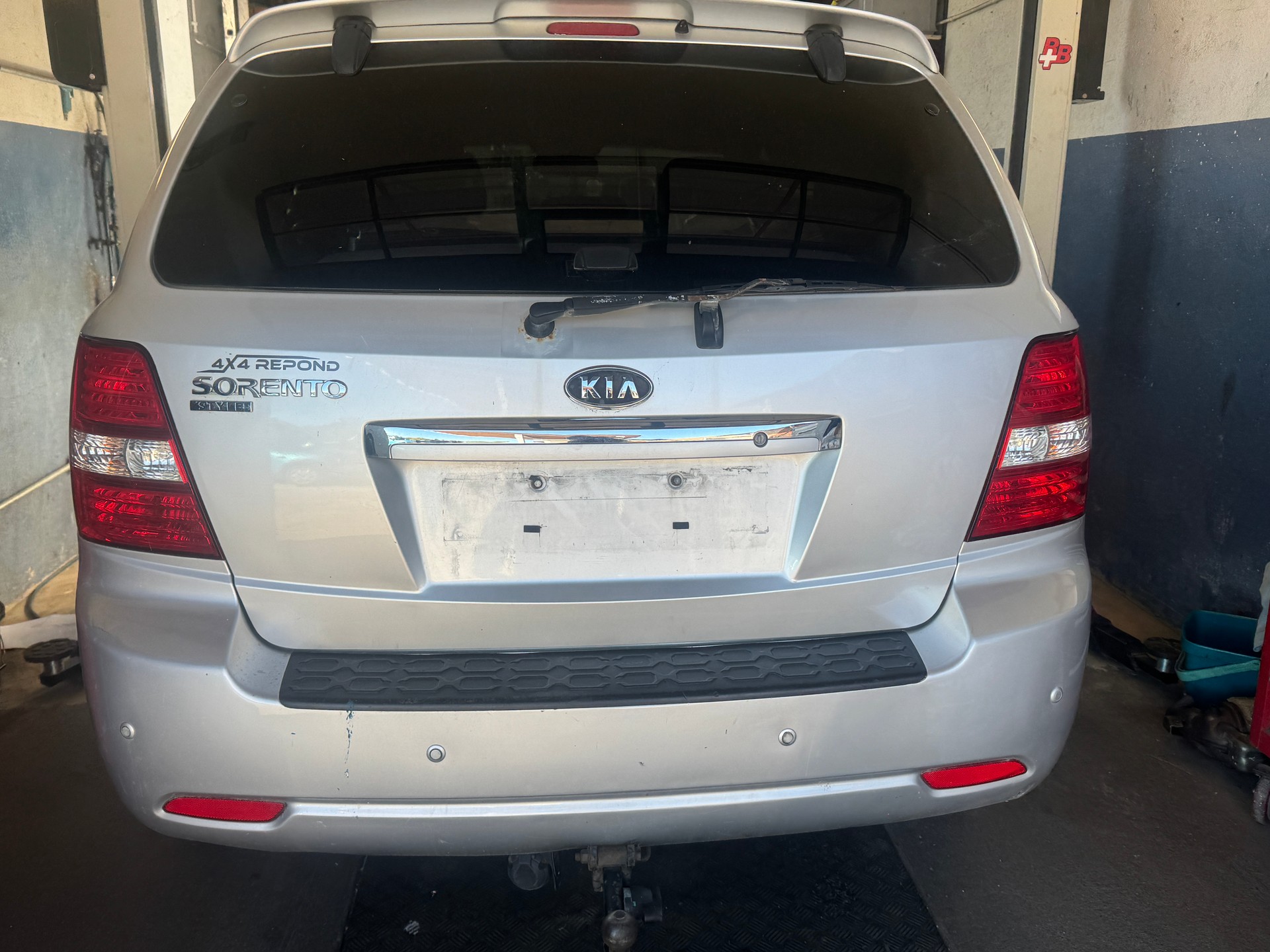 KIA Sorento 2.5 CRDI Trend-image-1