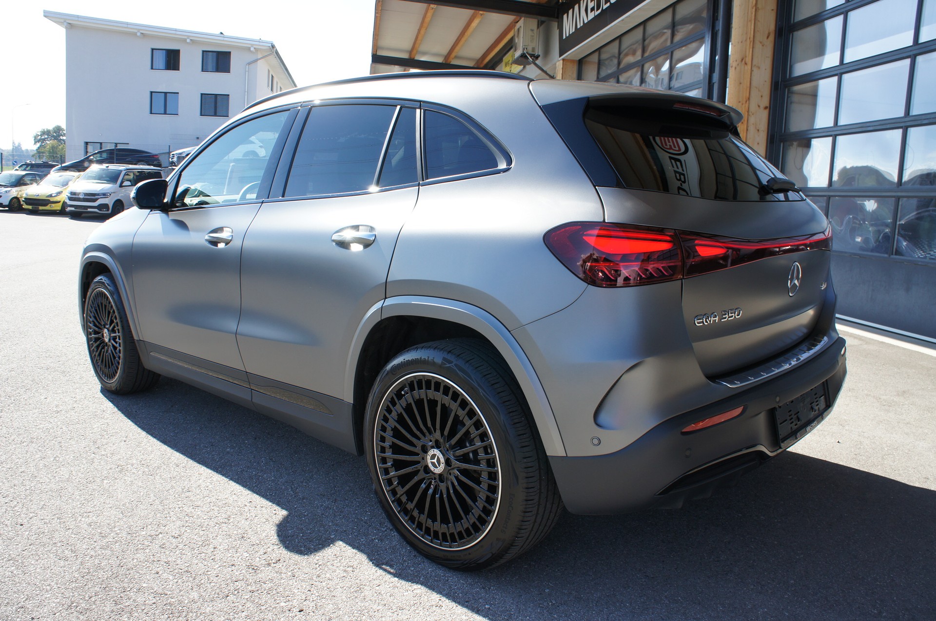 MERCEDES-BENZ EQA 350 AMG Line 4Matic-showroom-element-2