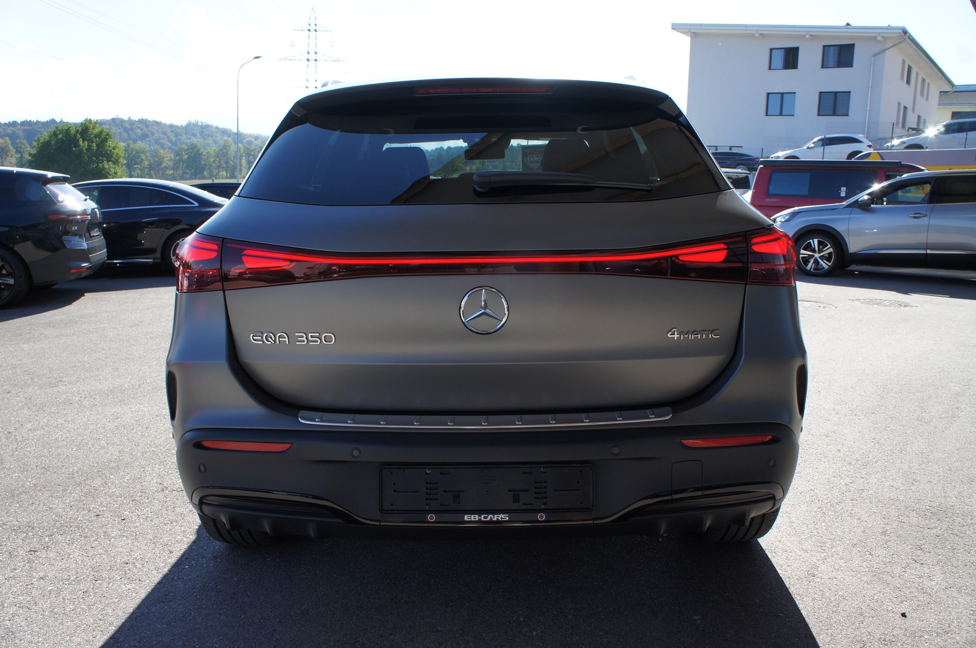 MERCEDES-BENZ EQA 350 AMG Line 4Matic-showroom-element-3