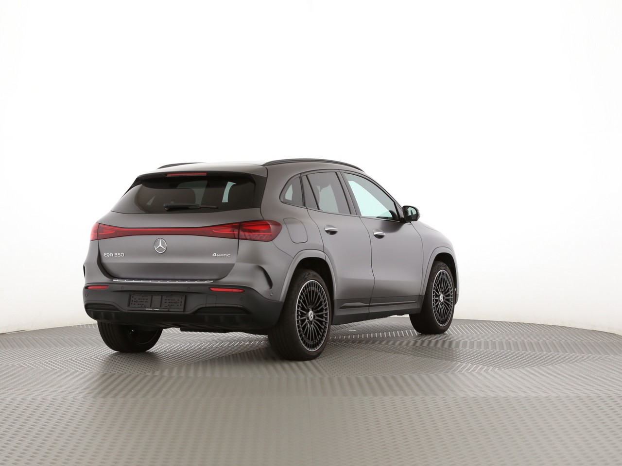 MERCEDES-BENZ EQA 350 AMG Line 4Matic-image-2