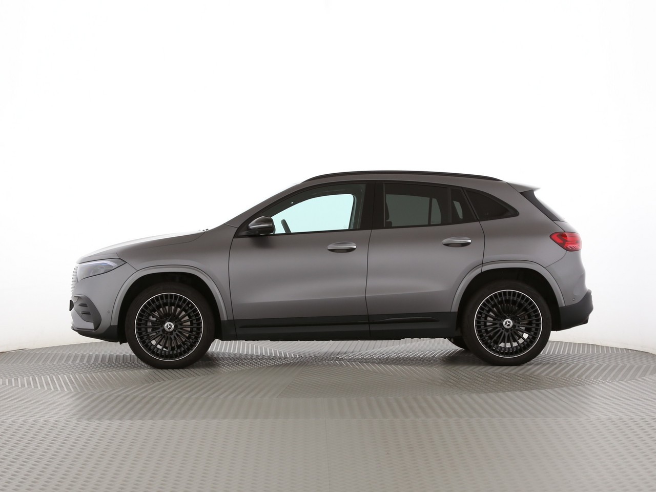 MERCEDES-BENZ EQA 350 AMG Line 4Matic-image-1