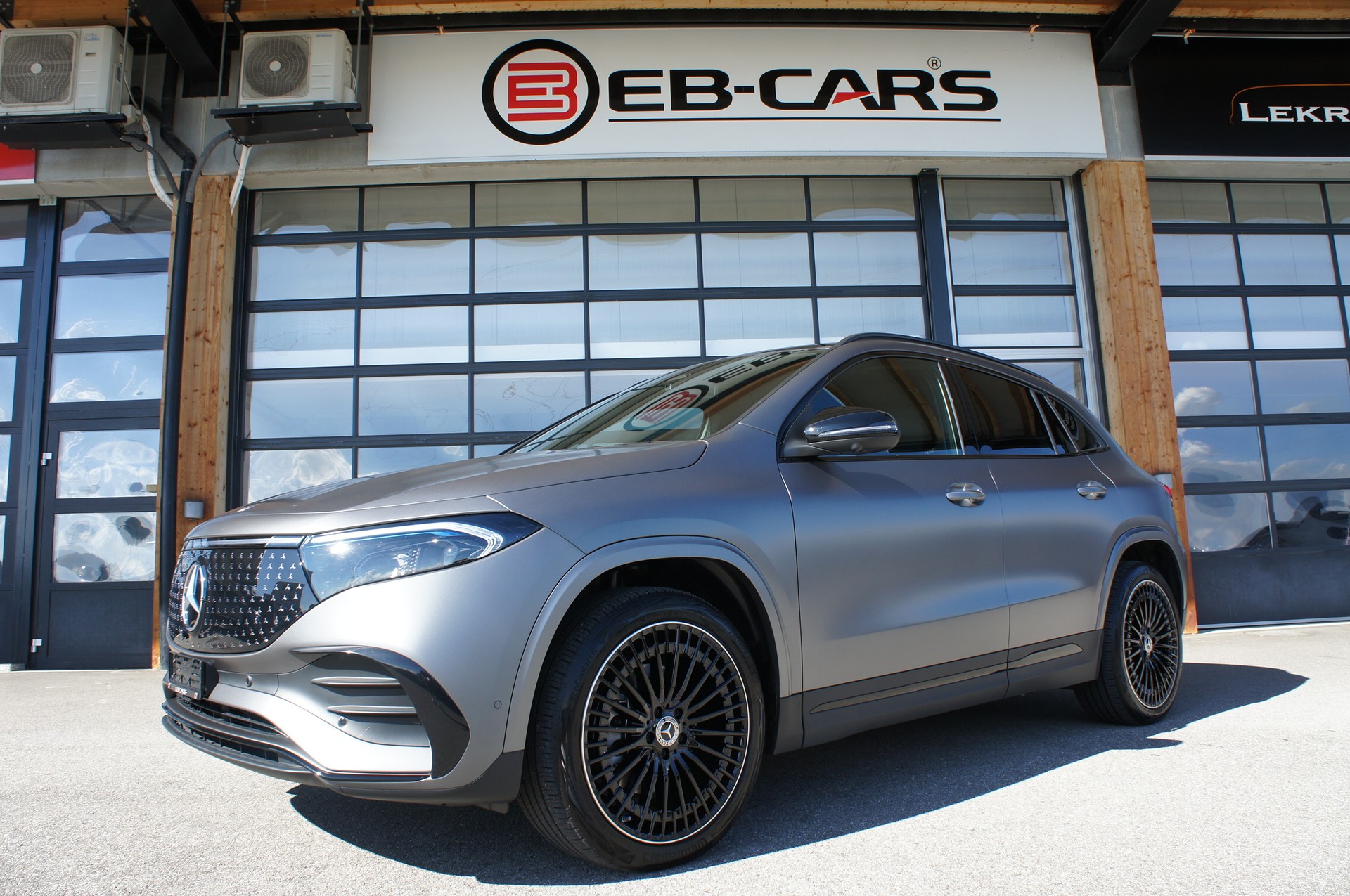MERCEDES-BENZ EQA 350 AMG Line 4Matic