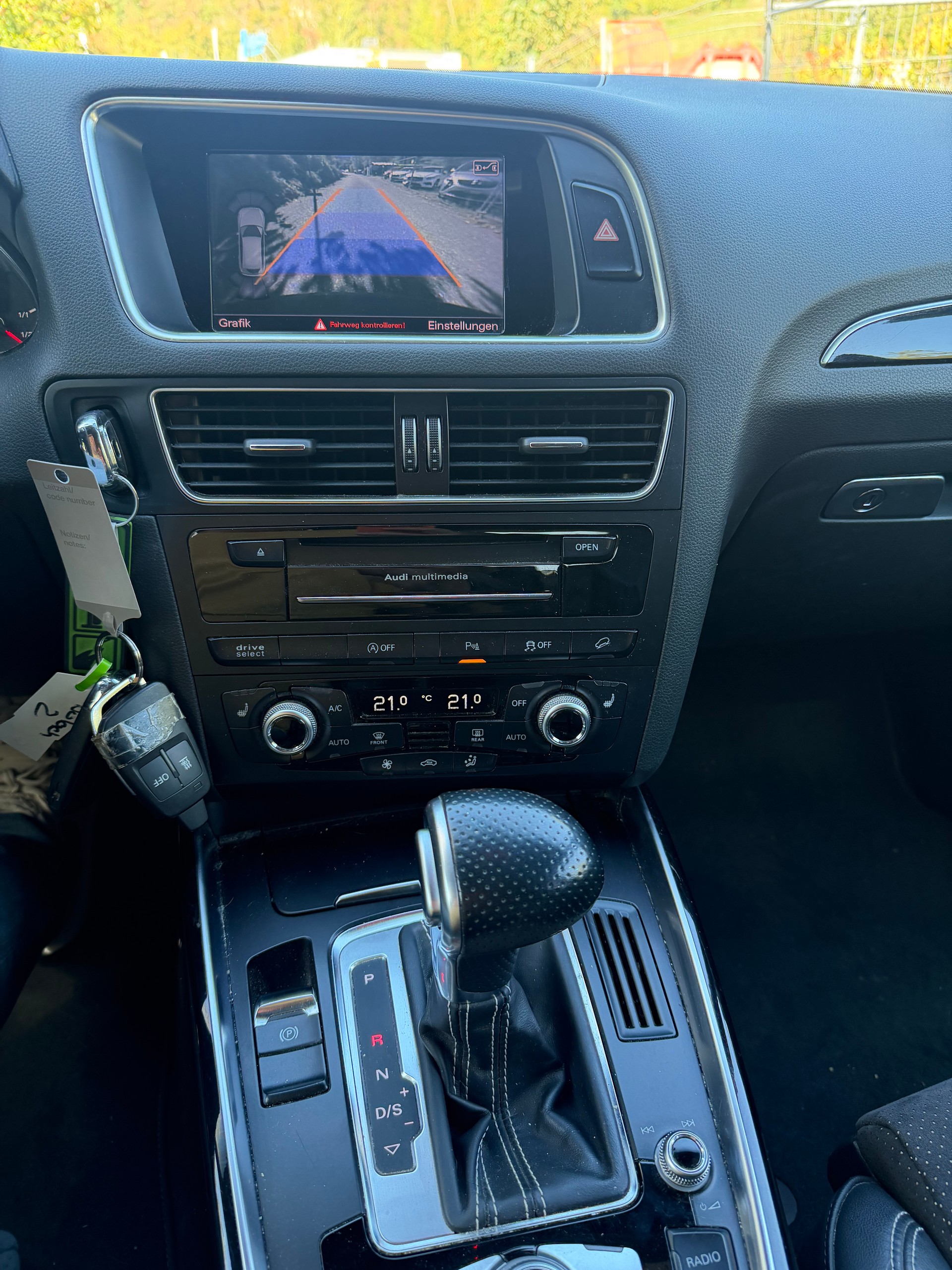 AUDI Q5 2.0 TDI quattro S-tronic-image-8
