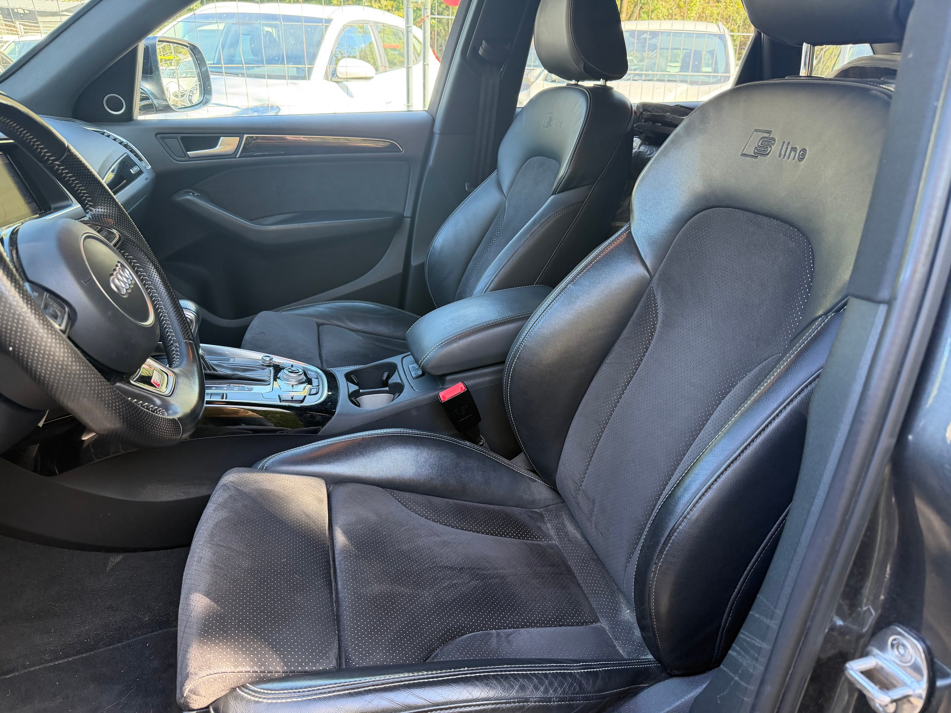 AUDI Q5 2.0 TDI quattro S-tronic-image-7