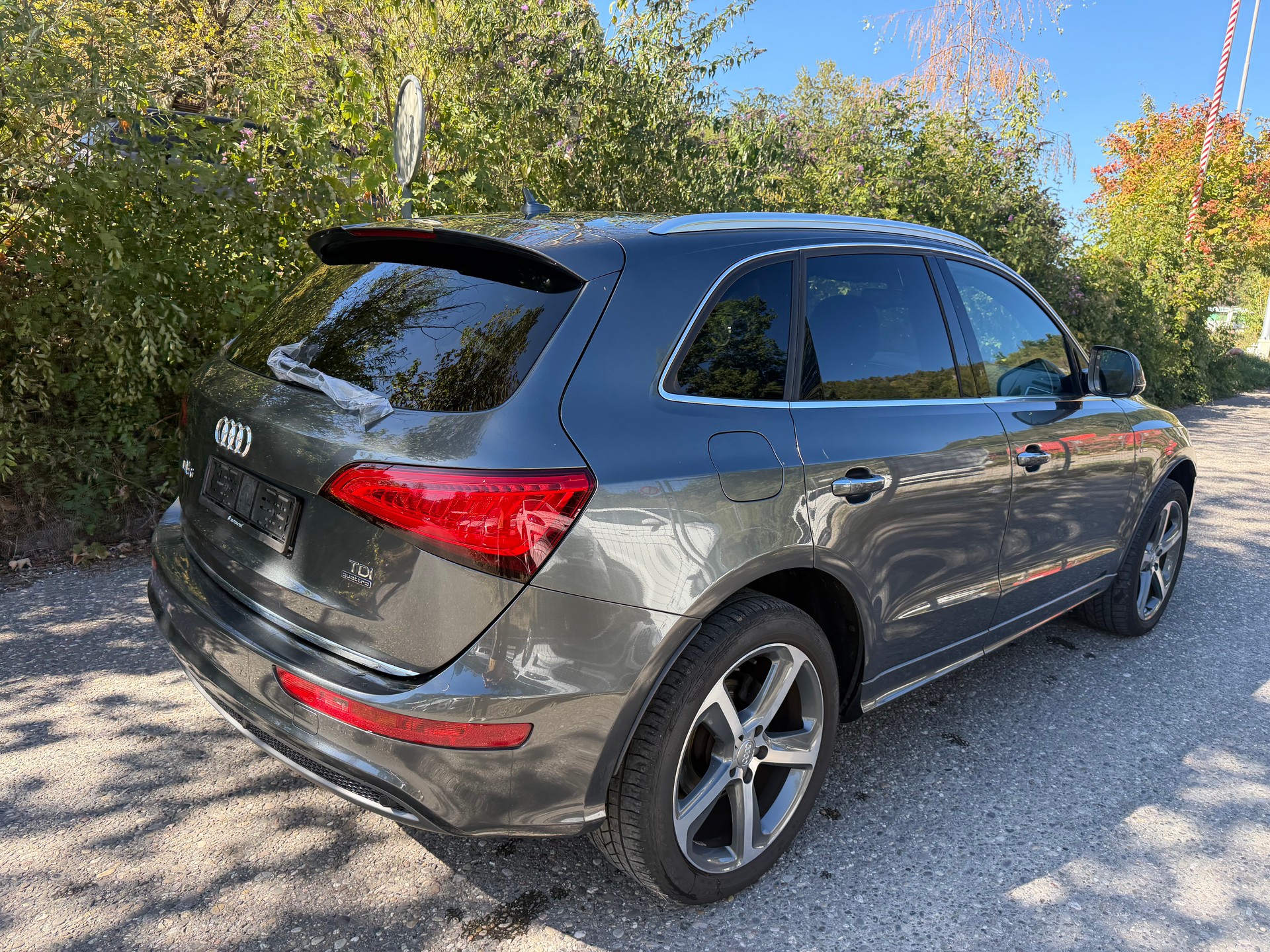 AUDI Q5 2.0 TDI quattro S-tronic-image-3